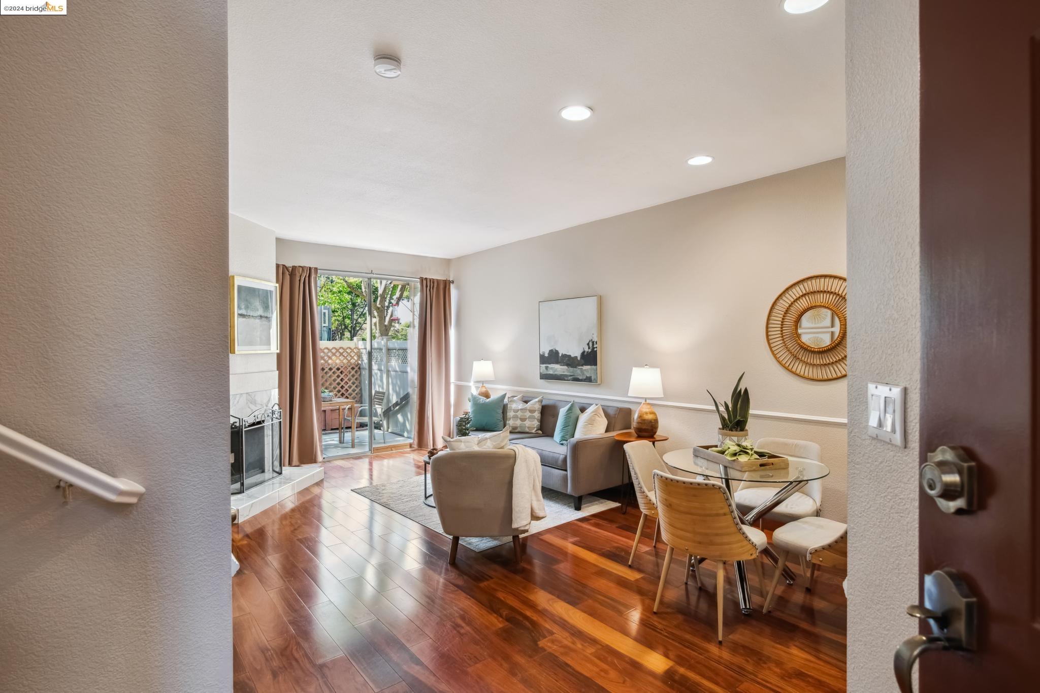 Photo #2: 41074685 Listing 