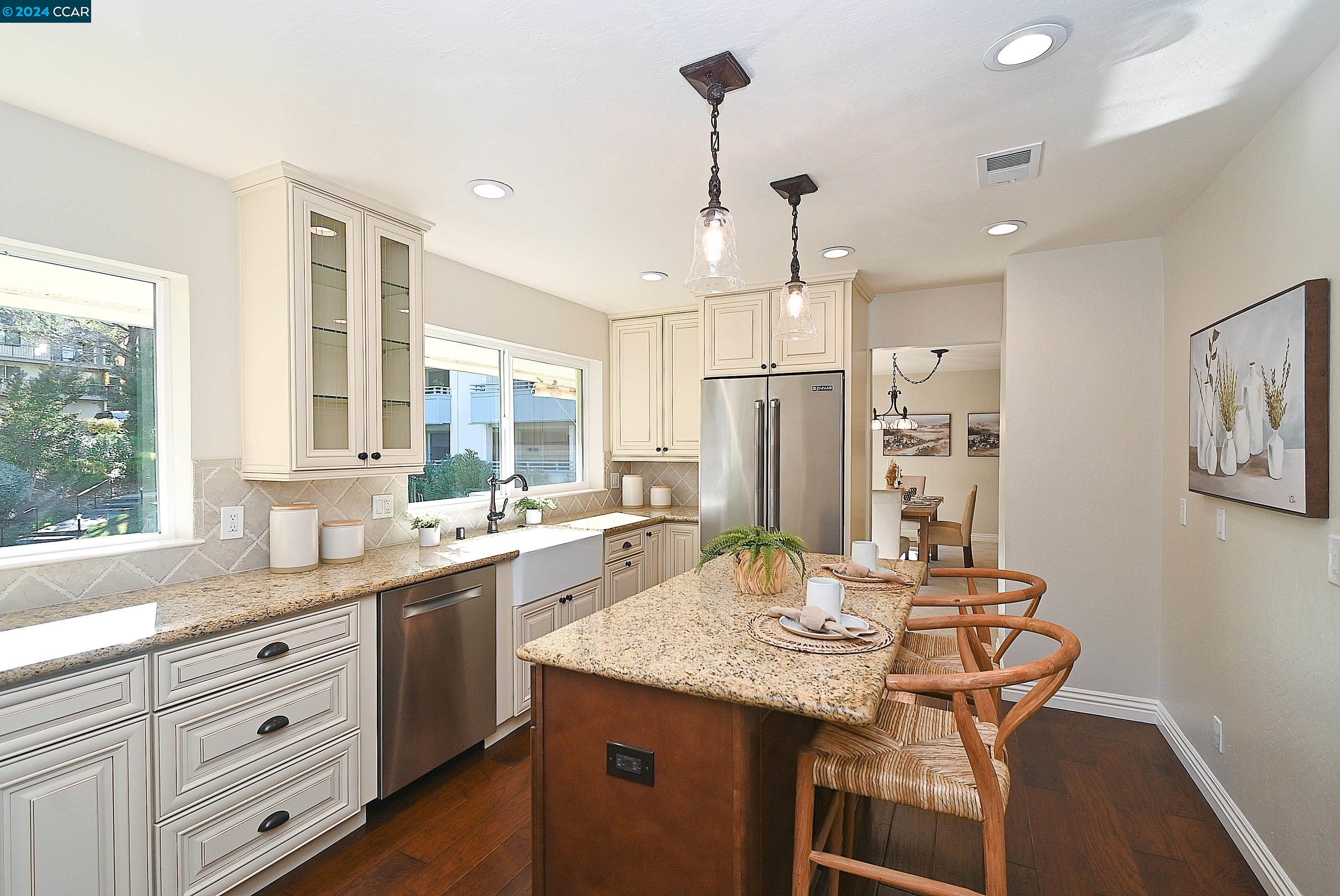 Detail Gallery Image 6 of 43 For 1579 Ptarmigan Drive 1b,  Walnut Creek,  CA 94595 - 2 Beds | 2 Baths