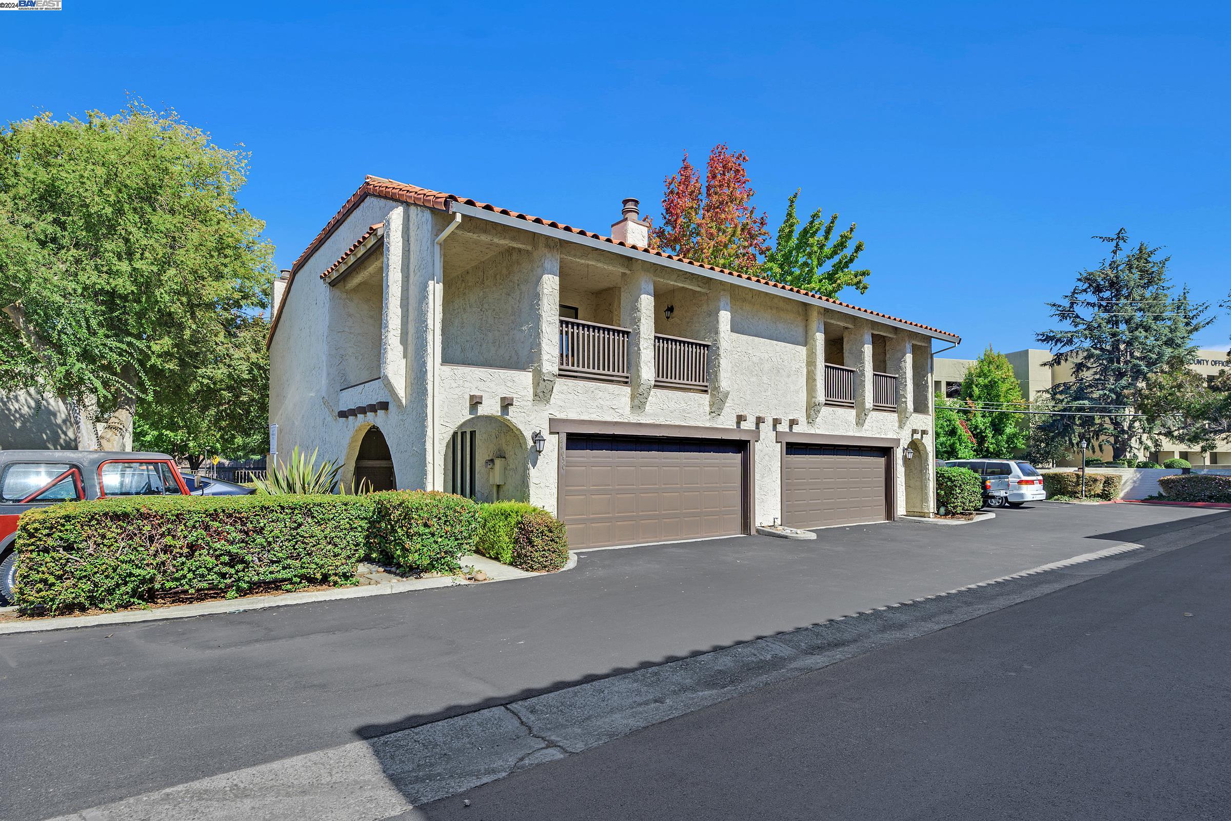 More Details about MLS # 41074771 : 24050 LA PAZ WAY