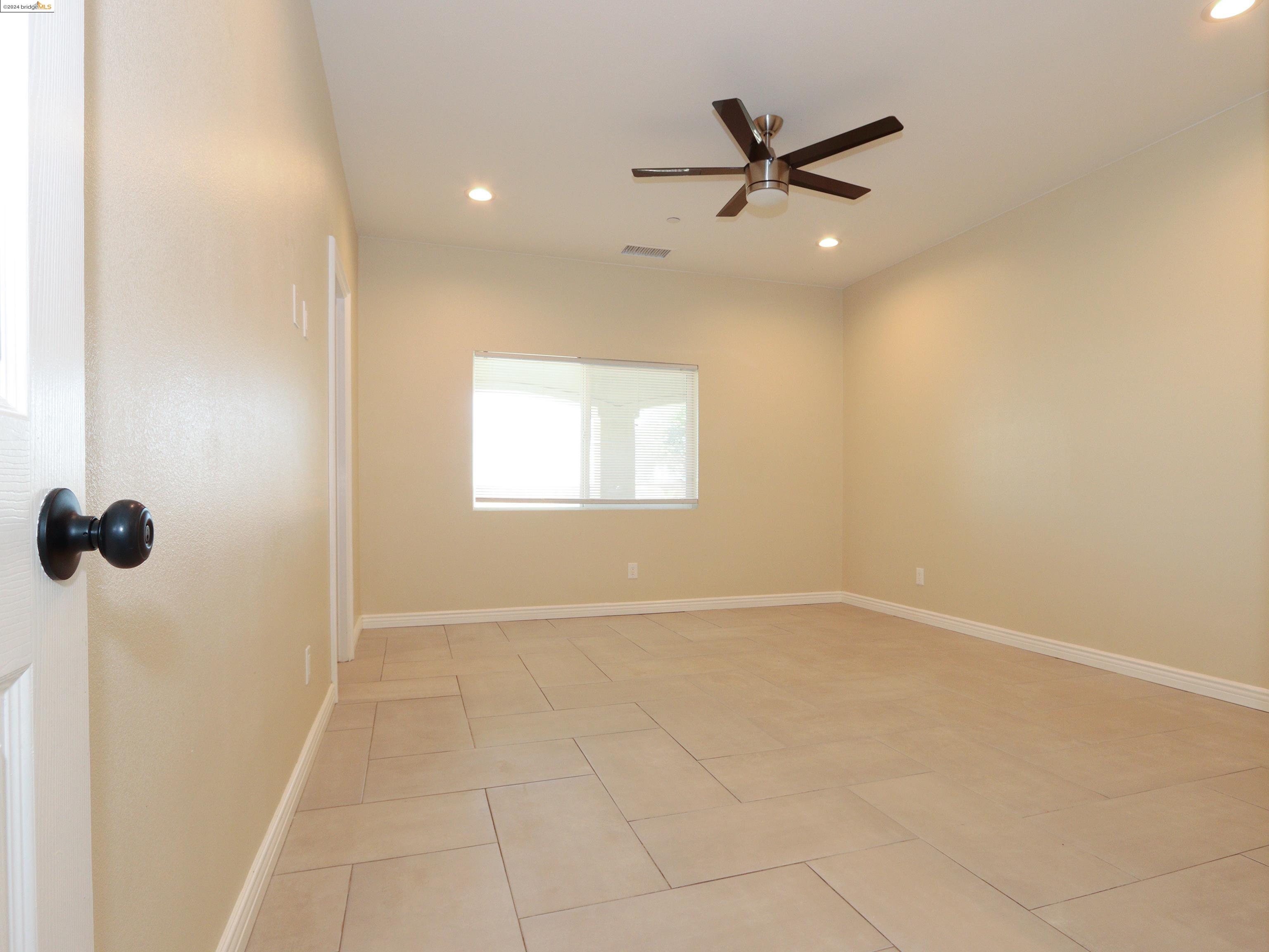 Detail Gallery Image 21 of 26 For 179th E Street, Palmdale,  CA 93591 - 4 Beds | 2 Baths