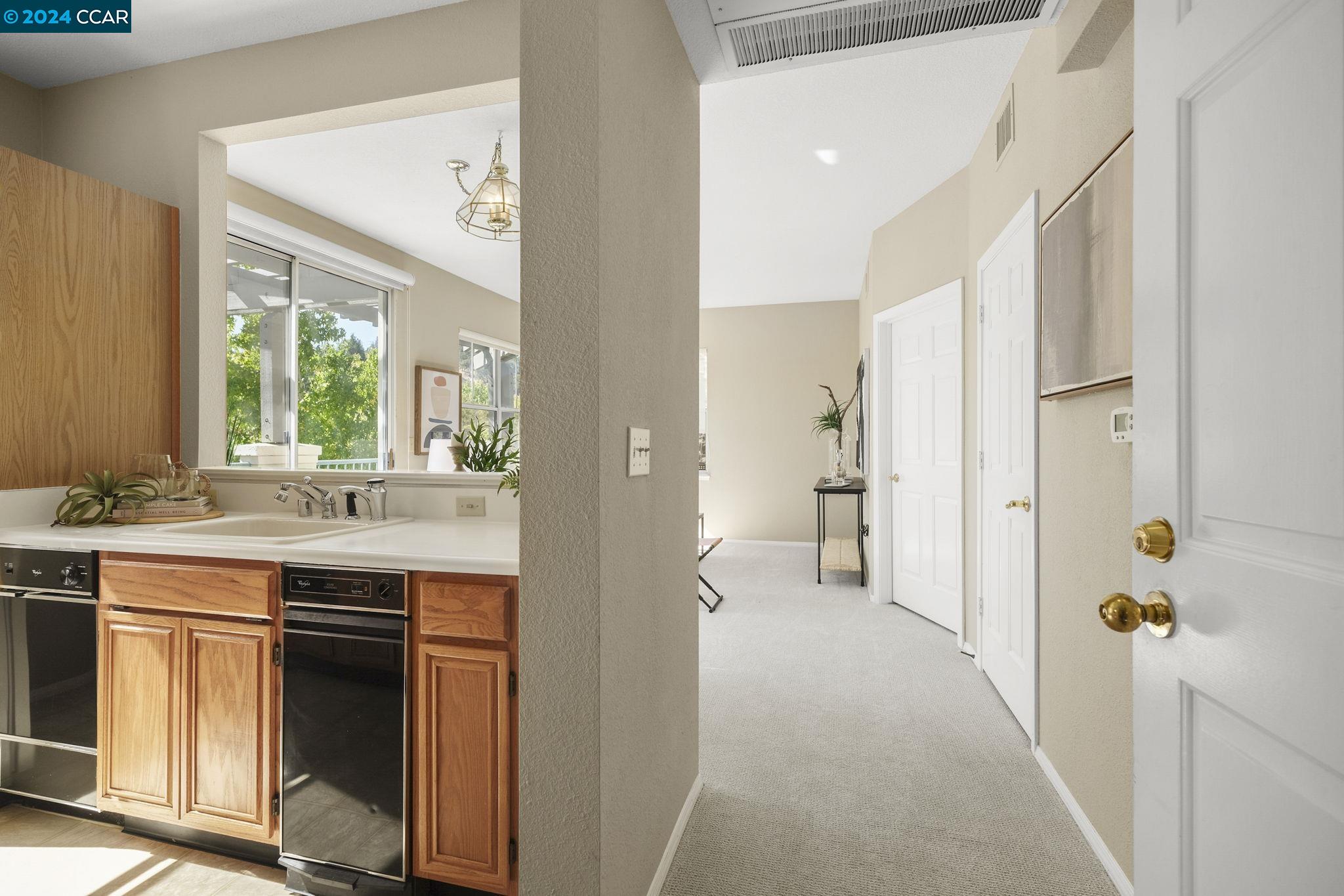 Photo #2: 41074812 Listing 
