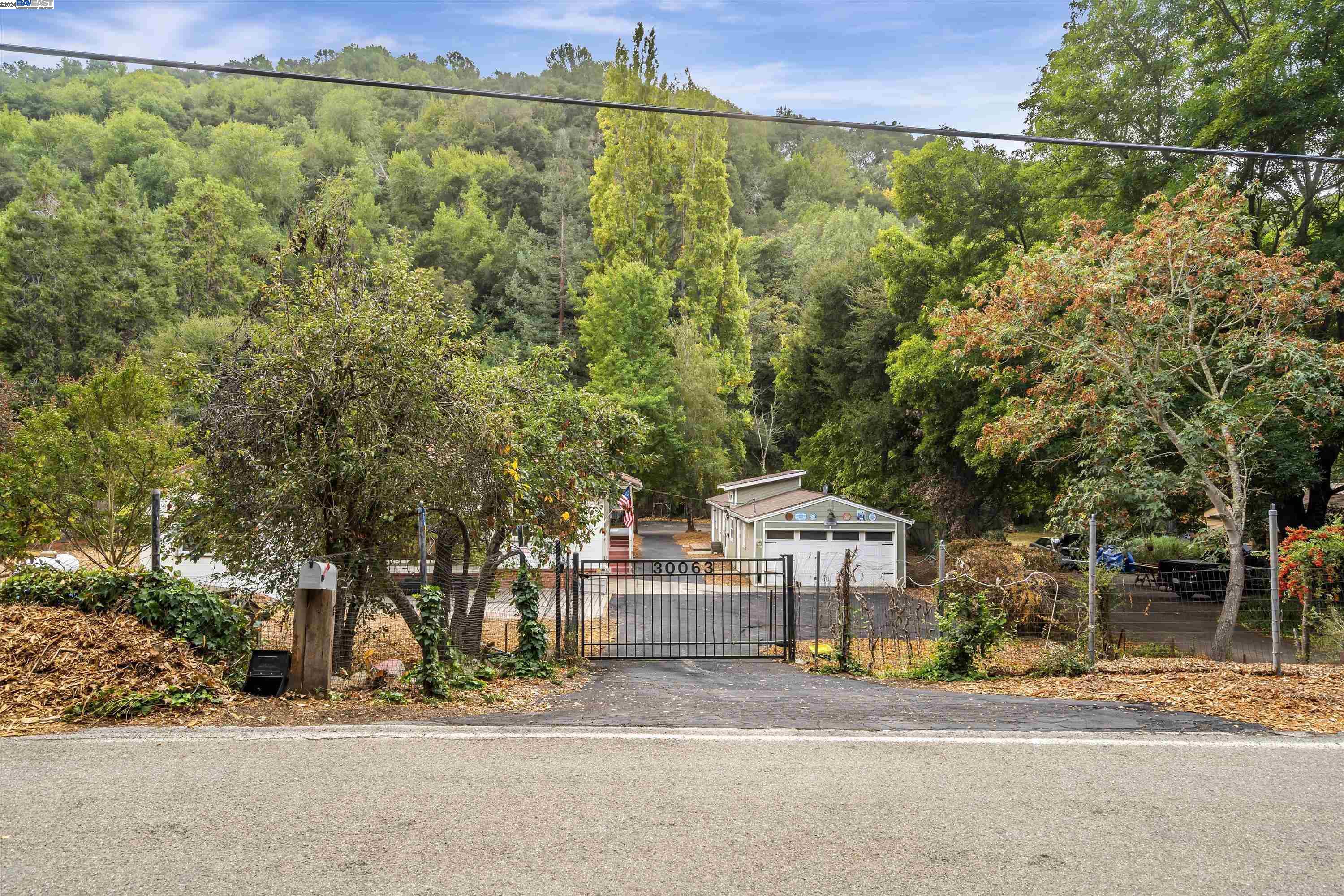 30063 Palomares Rd, Castro Valley, California 94552, 5 Bedrooms Bedrooms, 7 Rooms Rooms,4 BathroomsBathrooms,Residential,For Sale,30063 Palomares Rd,41074815