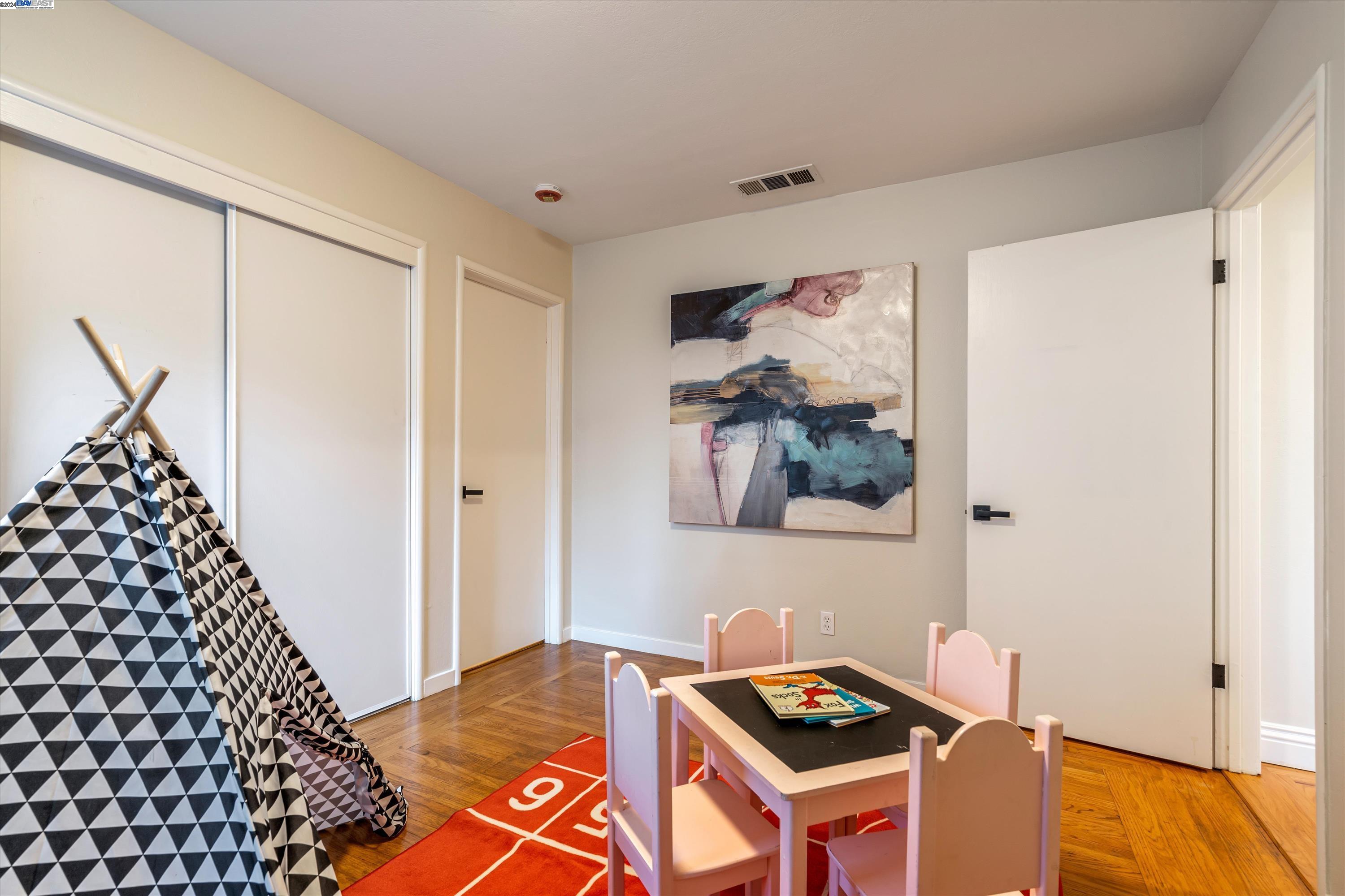 Detail Gallery Image 14 of 60 For 30063 Palomares Rd, Castro Valley,  CA 94552 - 5 Beds | 4 Baths