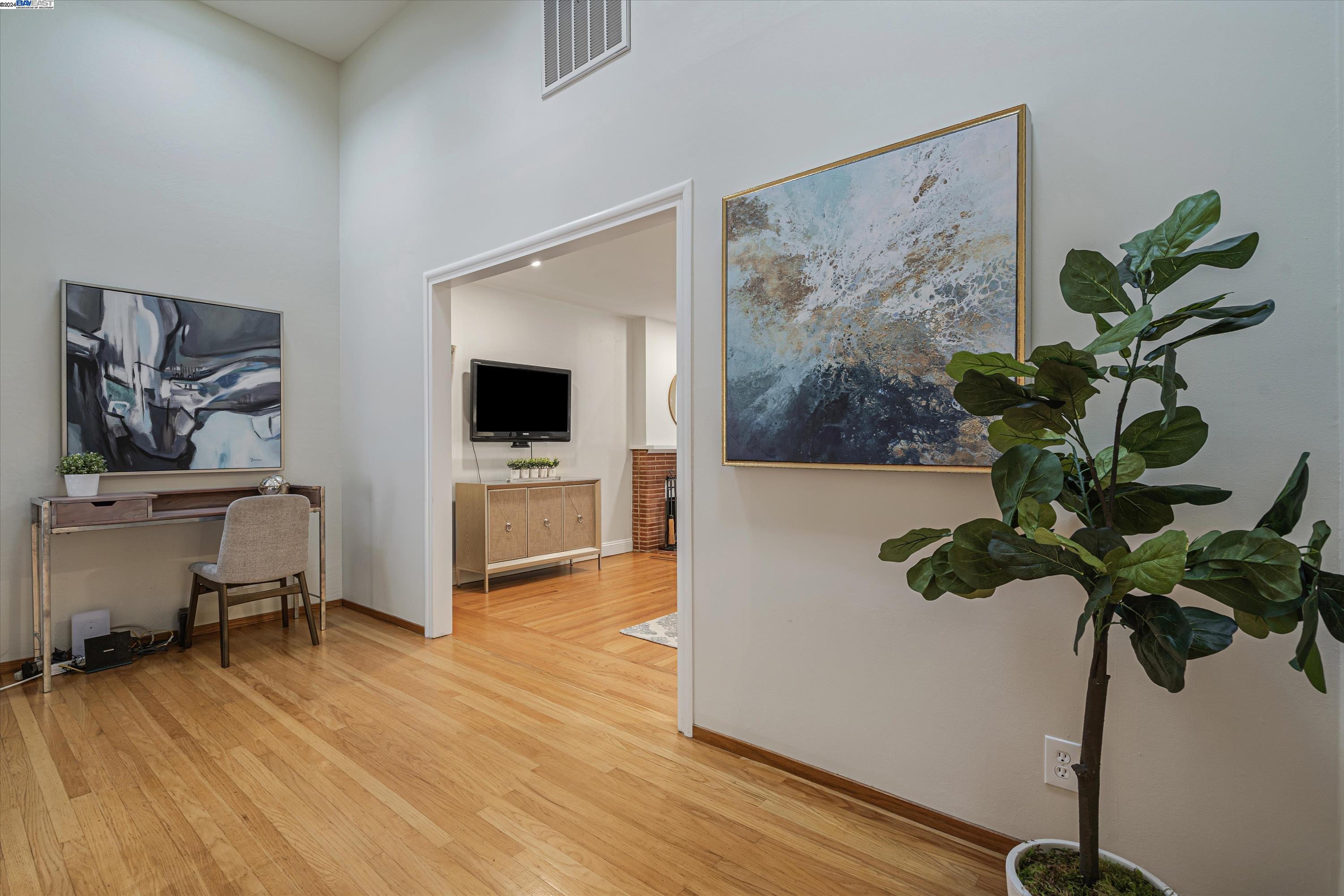 Detail Gallery Image 17 of 60 For 30063 Palomares Rd, Castro Valley,  CA 94552 - 5 Beds | 4 Baths