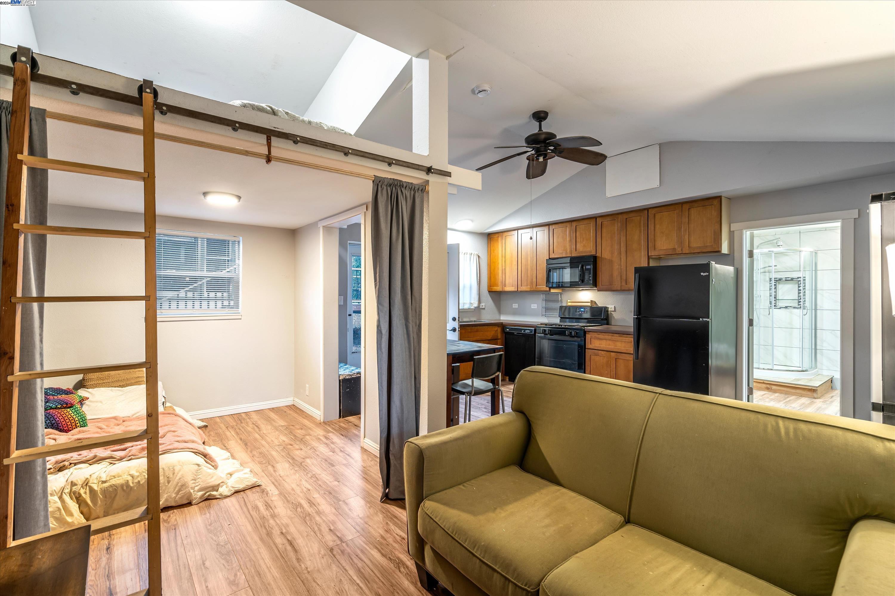 Detail Gallery Image 24 of 60 For 30063 Palomares Rd, Castro Valley,  CA 94552 - 5 Beds | 4 Baths