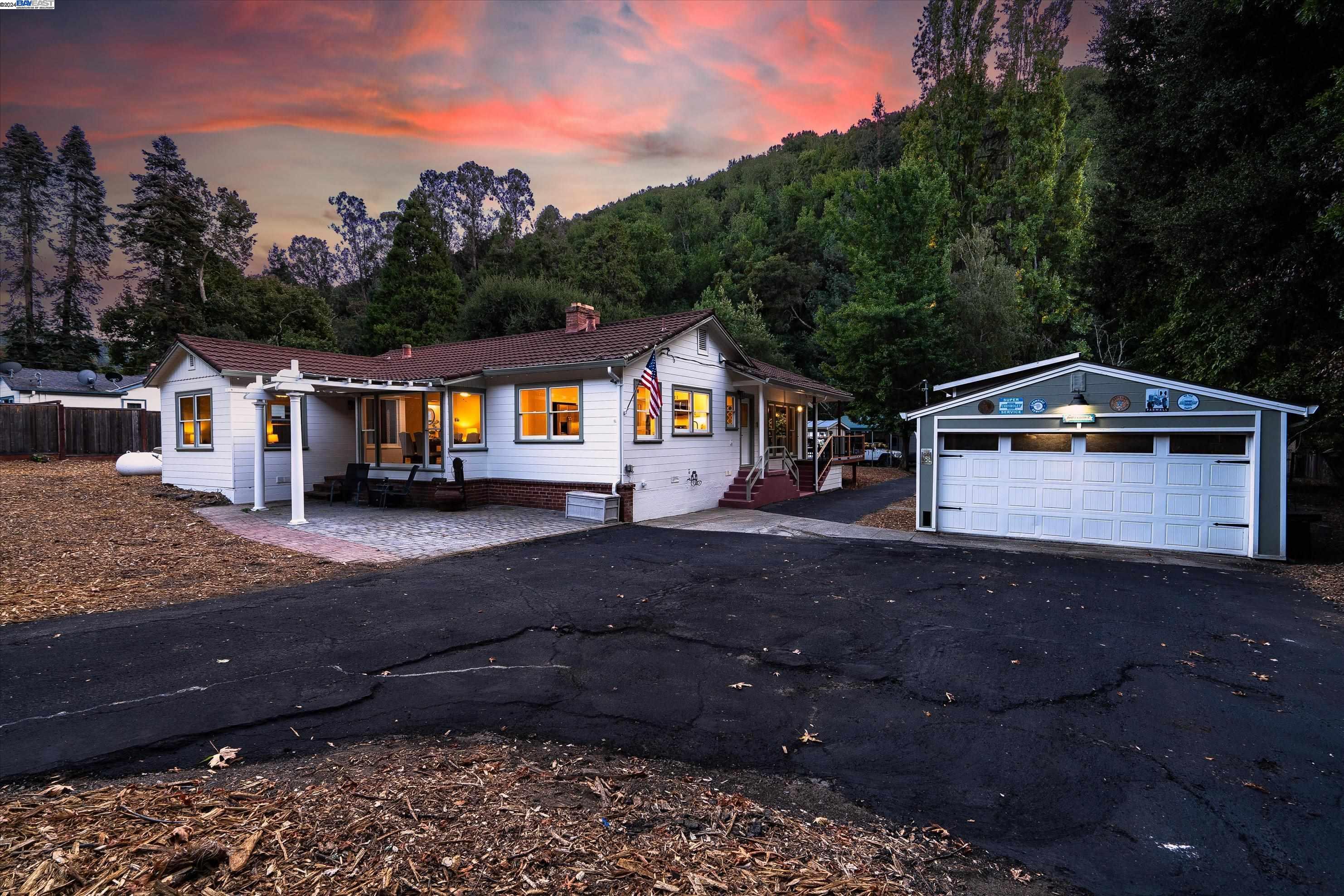 Detail Gallery Image 47 of 60 For 30063 Palomares Rd, Castro Valley,  CA 94552 - 5 Beds | 4 Baths