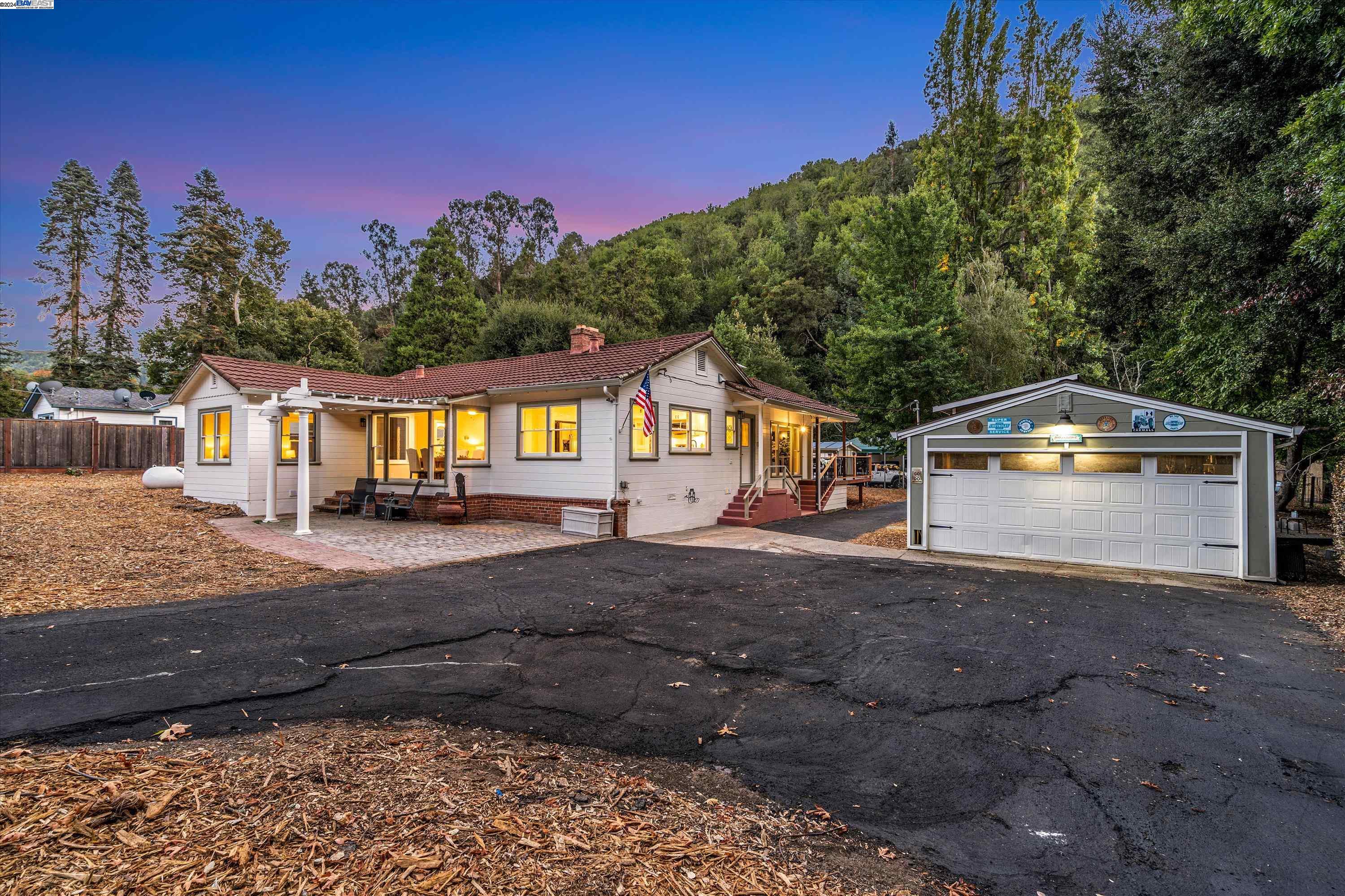 Detail Gallery Image 48 of 60 For 30063 Palomares Rd, Castro Valley,  CA 94552 - 5 Beds | 4 Baths