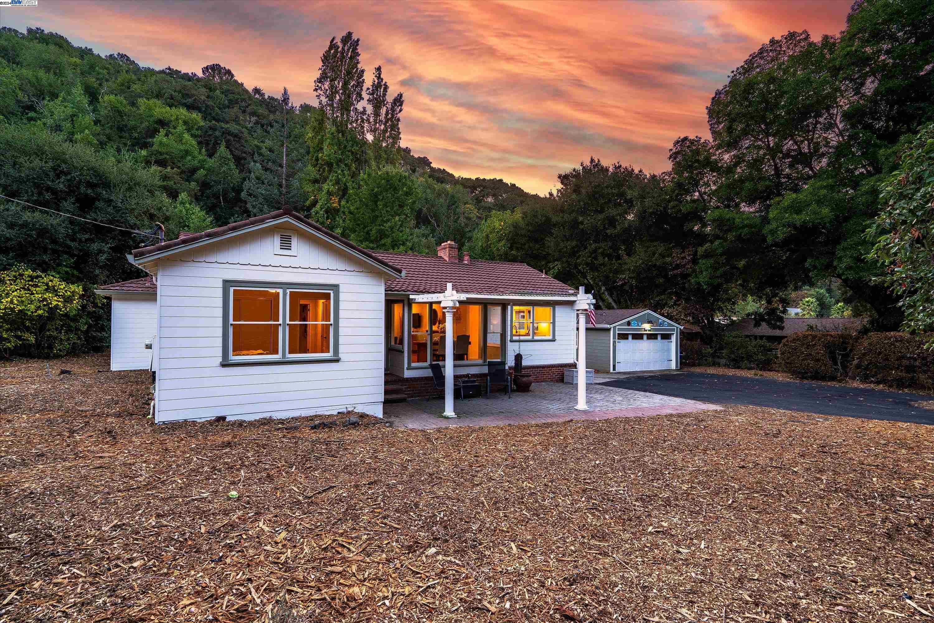 Detail Gallery Image 49 of 60 For 30063 Palomares Rd, Castro Valley,  CA 94552 - 5 Beds | 4 Baths