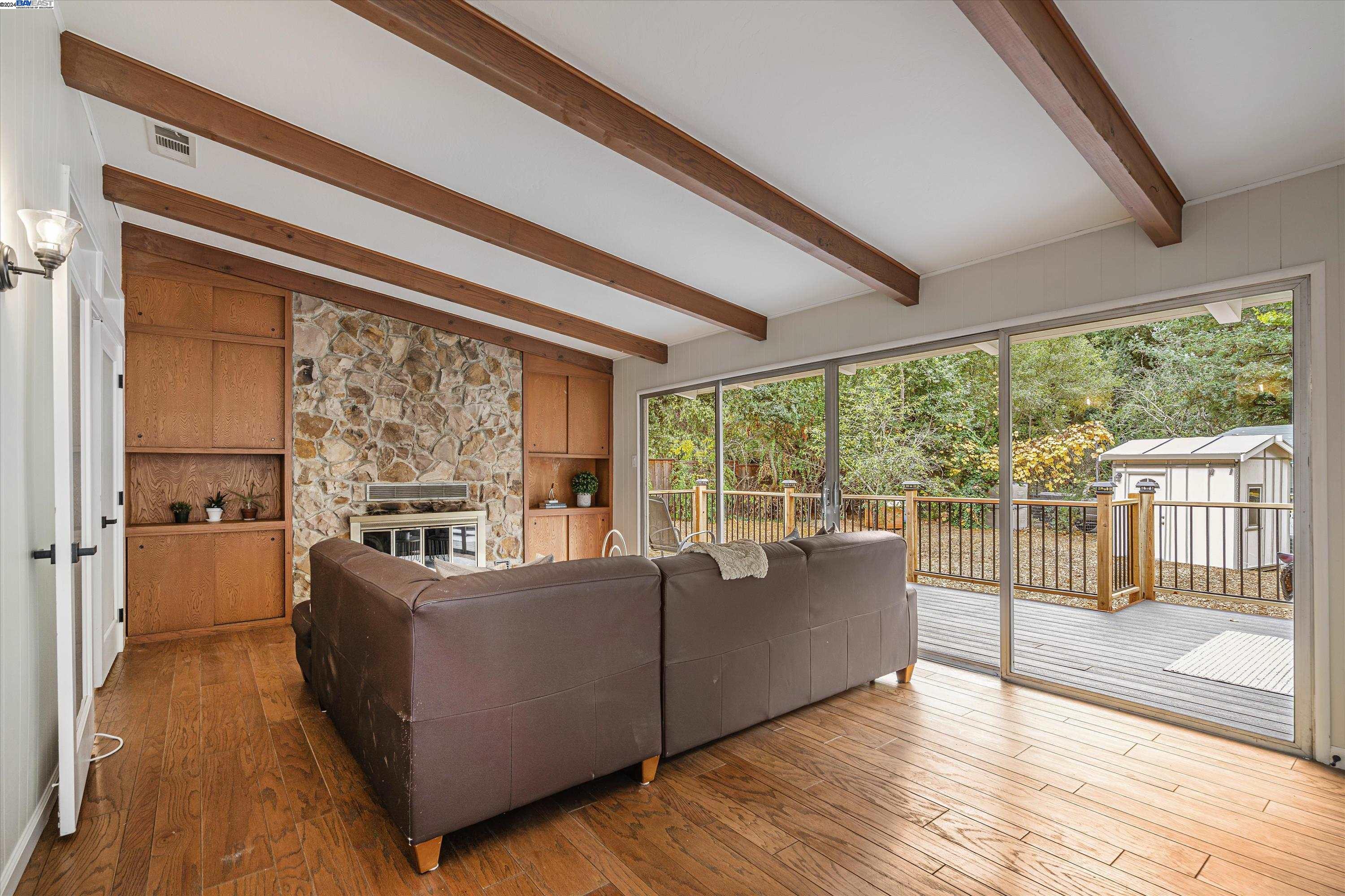 Detail Gallery Image 10 of 60 For 30063 Palomares Rd, Castro Valley,  CA 94552 - 5 Beds | 4 Baths