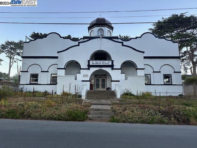 Detail Gallery Image 1 of 2 For 496 6th St, Montara,  CA 94037 - 12 Beds | 6/2 Baths