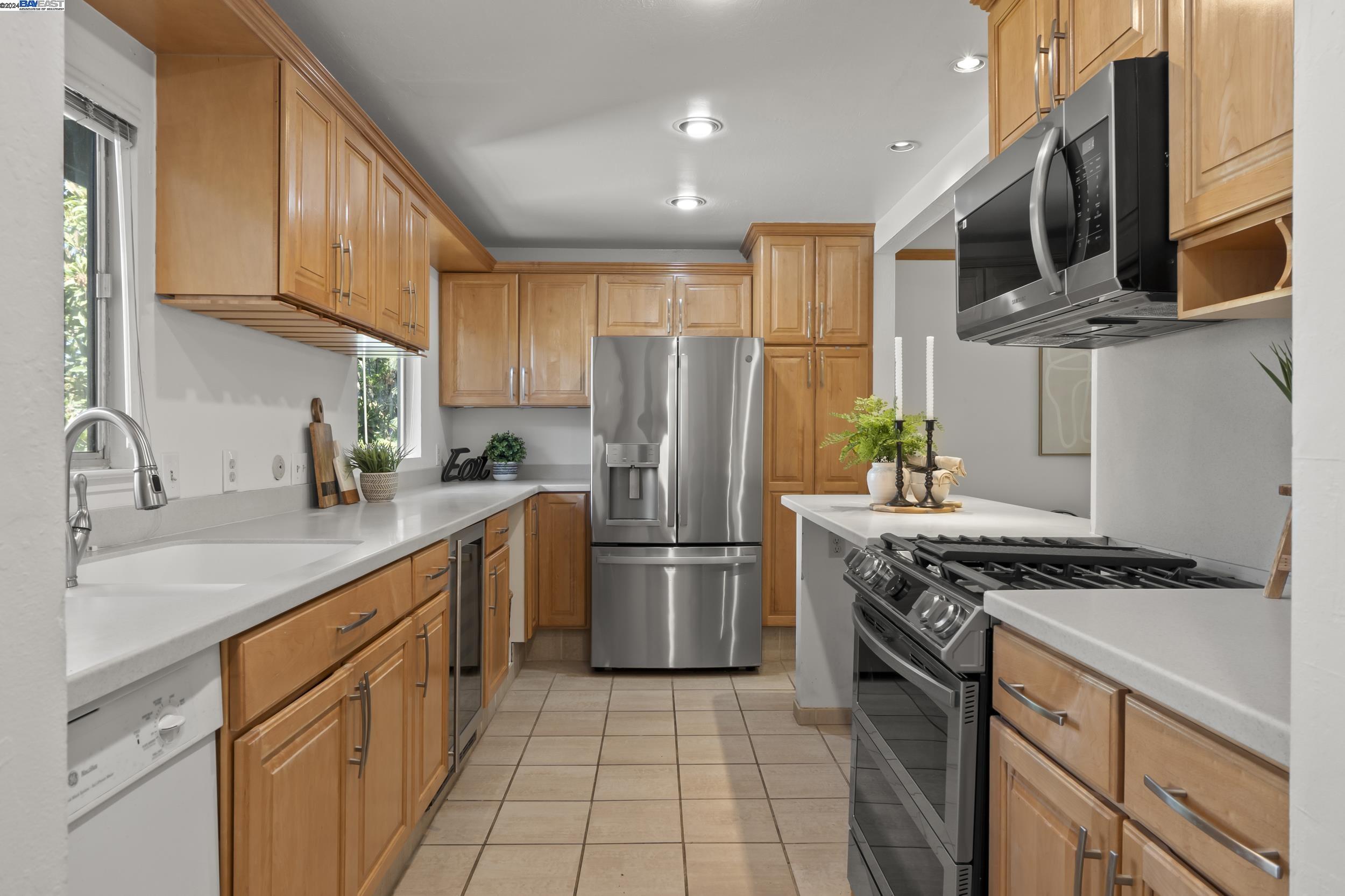 Detail Gallery Image 1 of 1 For 1731 Ellis St #34,  Concord,  CA 94520 - 2 Beds | 2 Baths