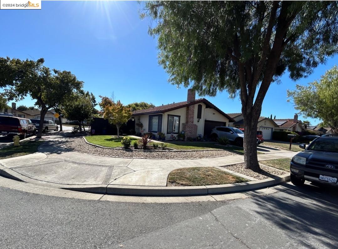Detail Gallery Image 1 of 1 For 5779 Bellflower, Newark,  CA 94560 - 4 Beds | 2 Baths