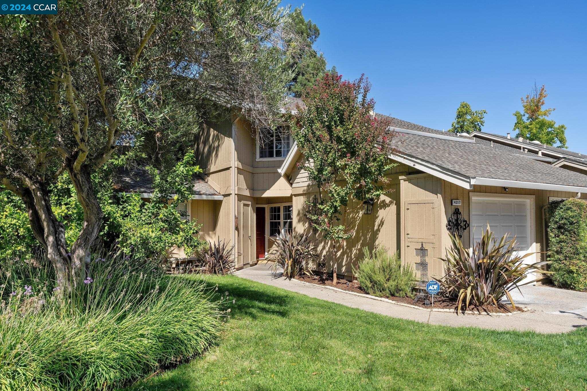 Photo #2: 41074900 Listing 