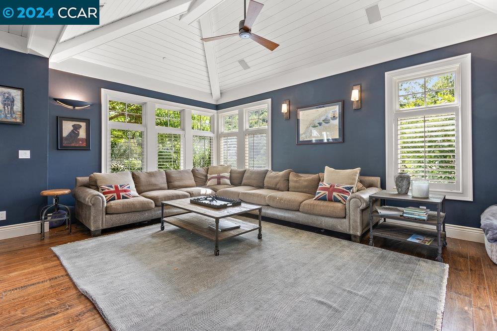 Detail Gallery Image 27 of 60 For 8 Julianna Court, Moraga,  CA 94556-2832 - 6 Beds | 5/1 Baths