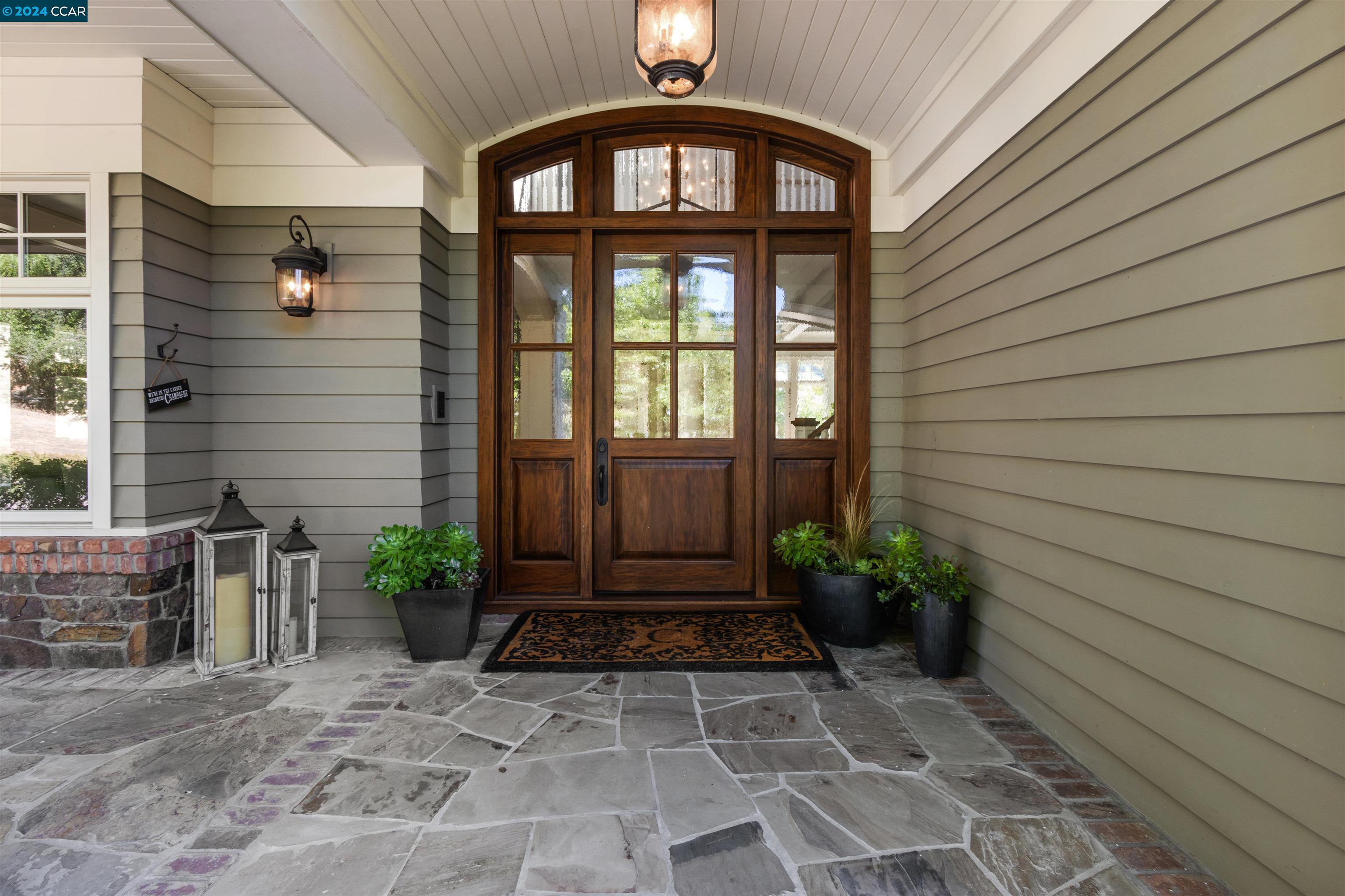 Detail Gallery Image 10 of 60 For 8 Julianna Court, Moraga,  CA 94556-2832 - 6 Beds | 5/1 Baths