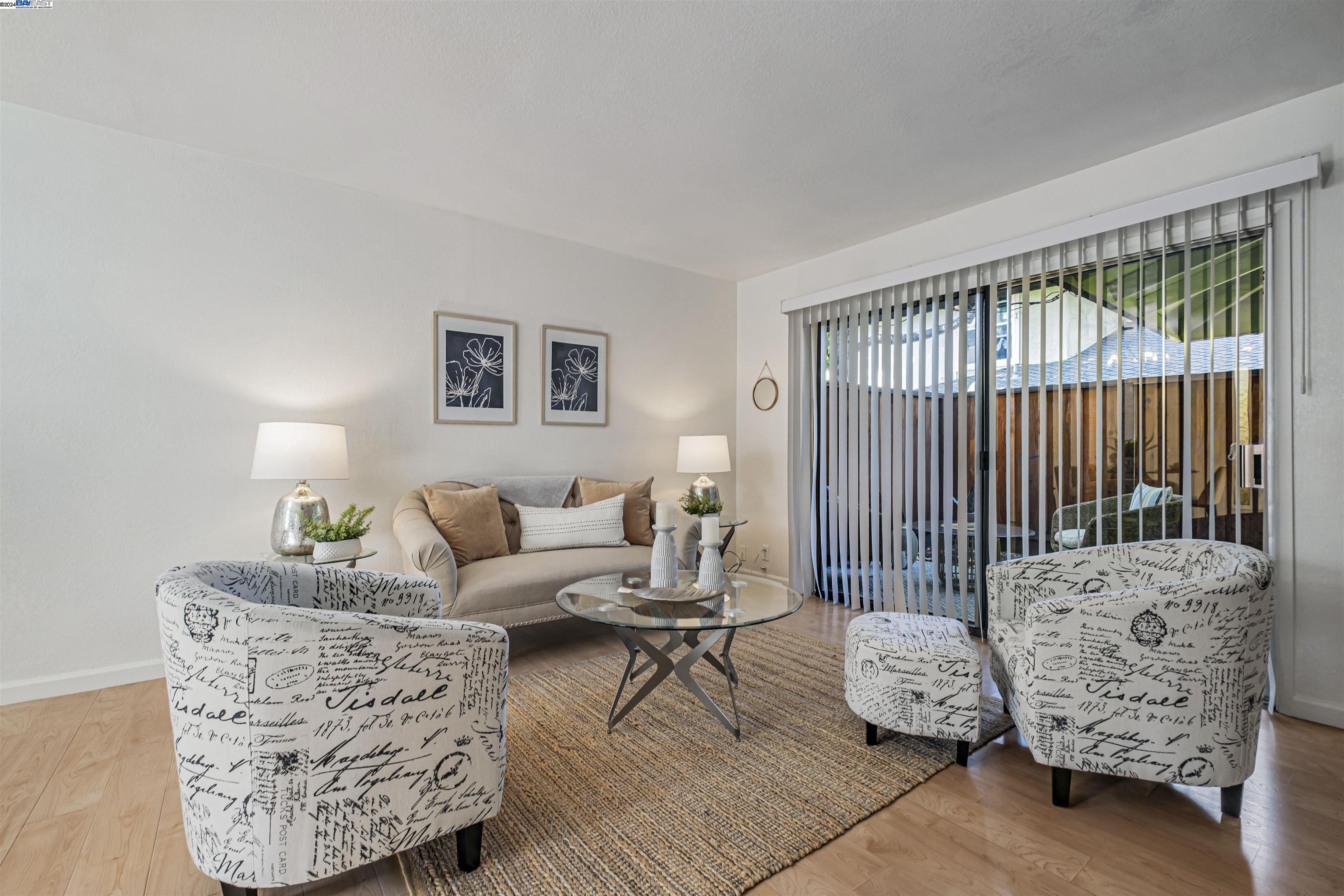 More Details about MLS # 41074971 : 5705 POPLAR CMN