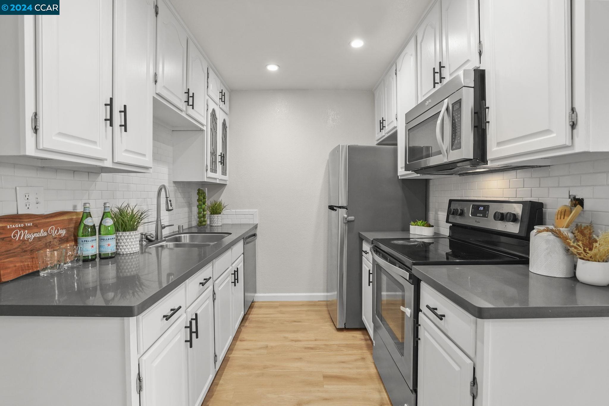 Photo #4: 41075001 Listing 