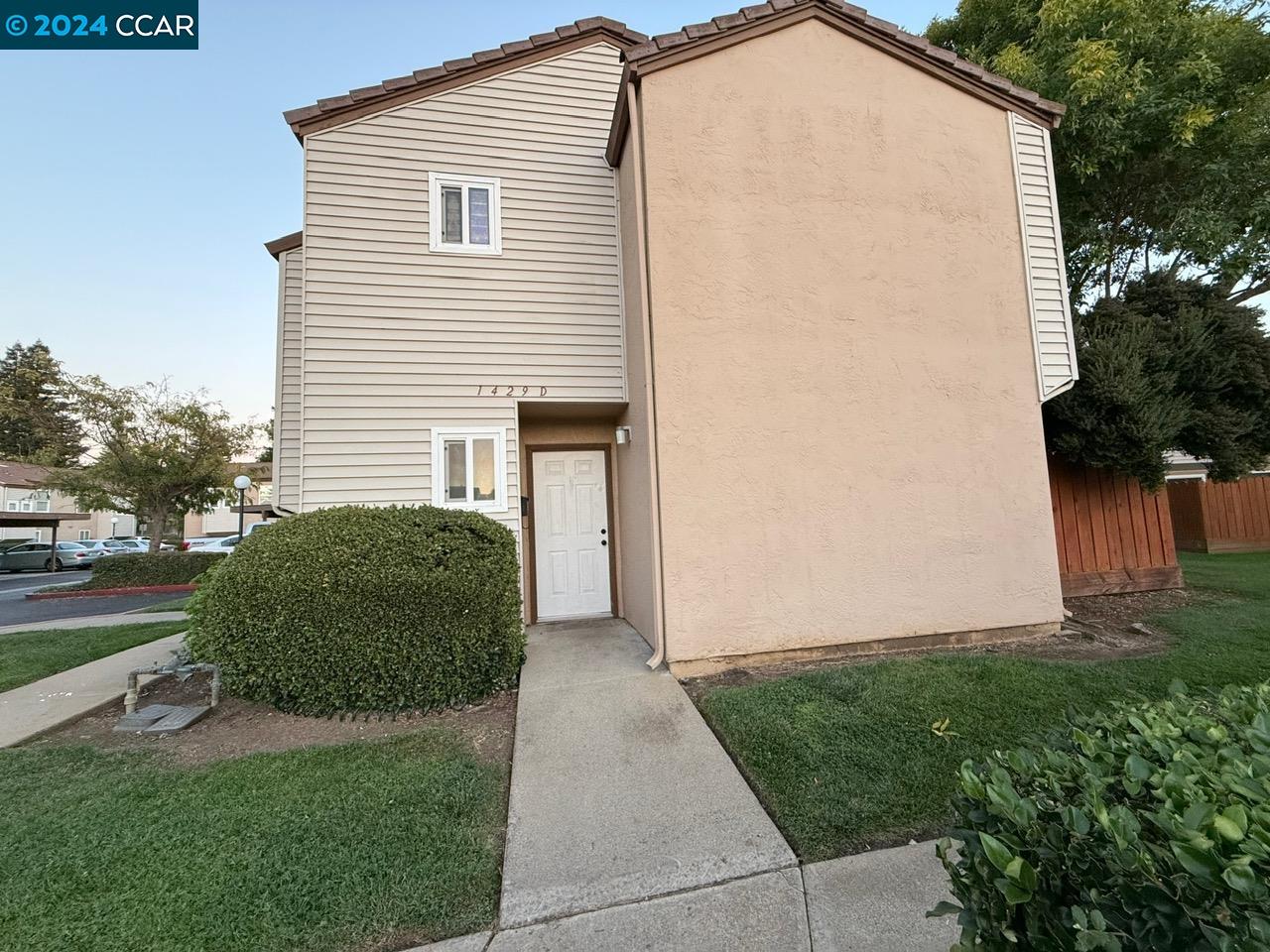 More Details about MLS # 41075013 : 1429 BEL AIR DR # D