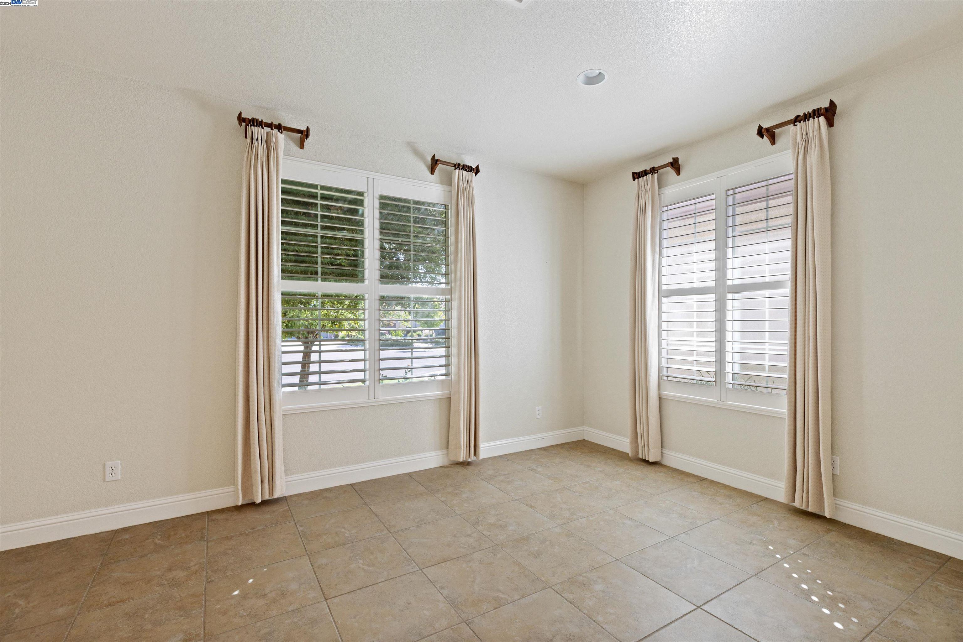 Detail Gallery Image 10 of 60 For 2387 Birdsong Pl, Manteca,  CA 95336 - 2 Beds | 2 Baths