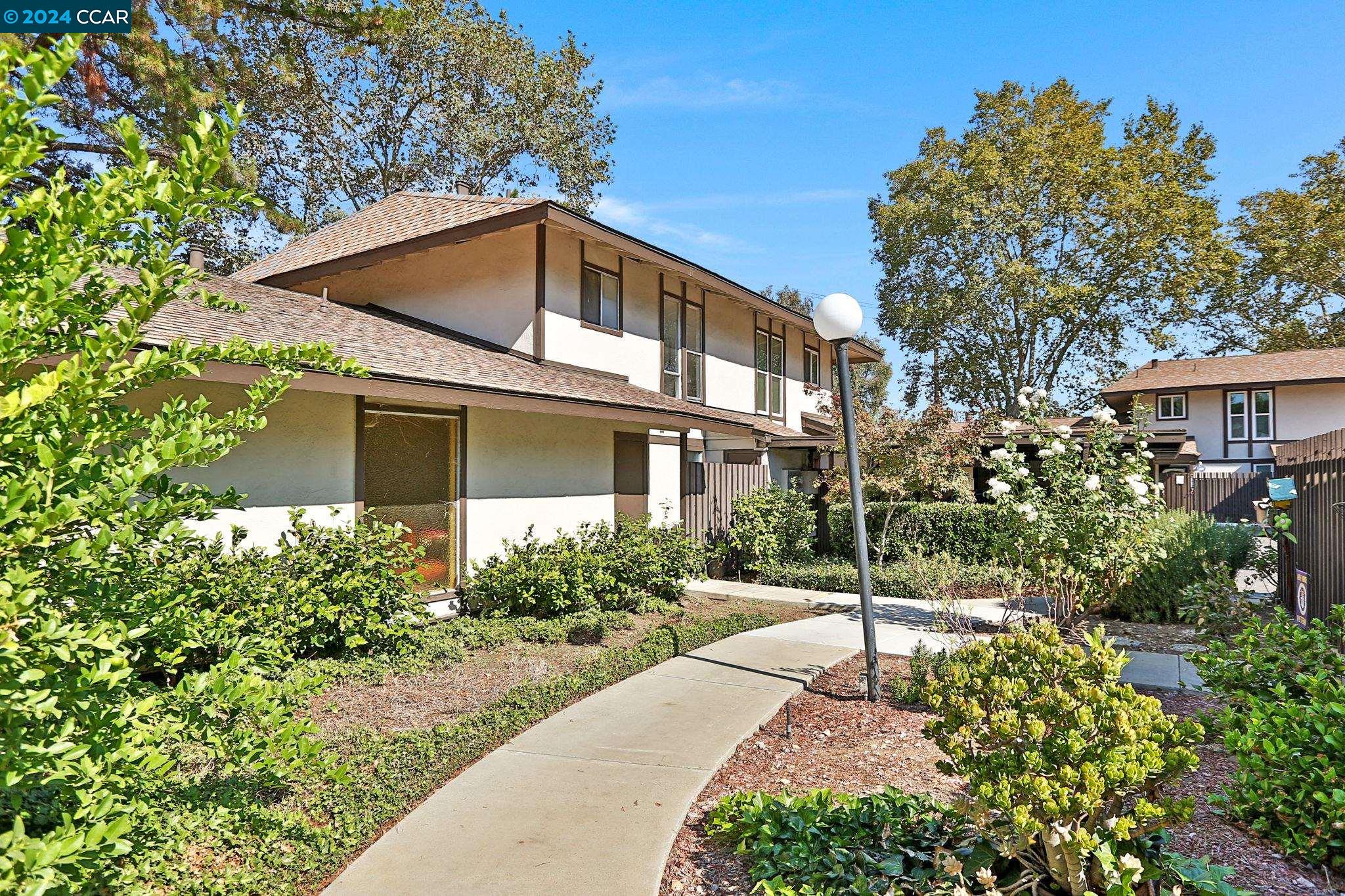 MLS: 41075032 Condo For Sale