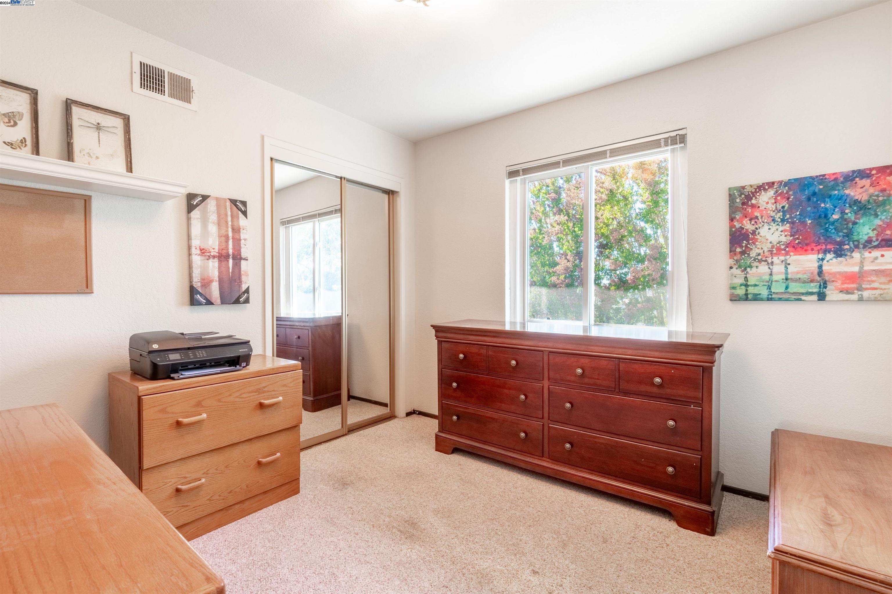 Detail Gallery Image 19 of 31 For 17739 Kingston Way, Castro Valley,  CA 94546 - 3 Beds | 1/1 Baths