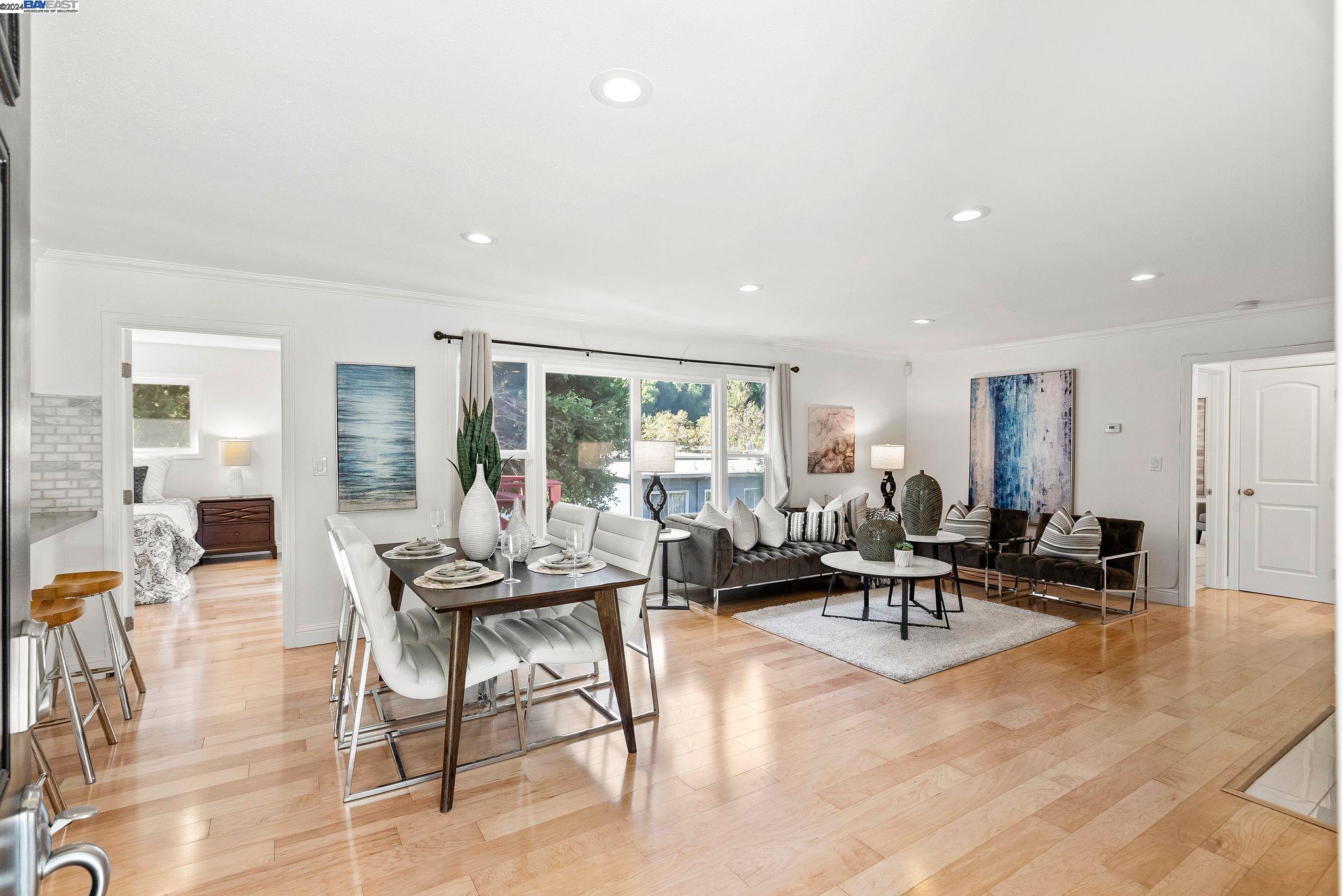 Detail Gallery Image 1 of 1 For 8437 Golf Links Rd, Oakland,  CA 94605 - 3 Beds | 2 Baths