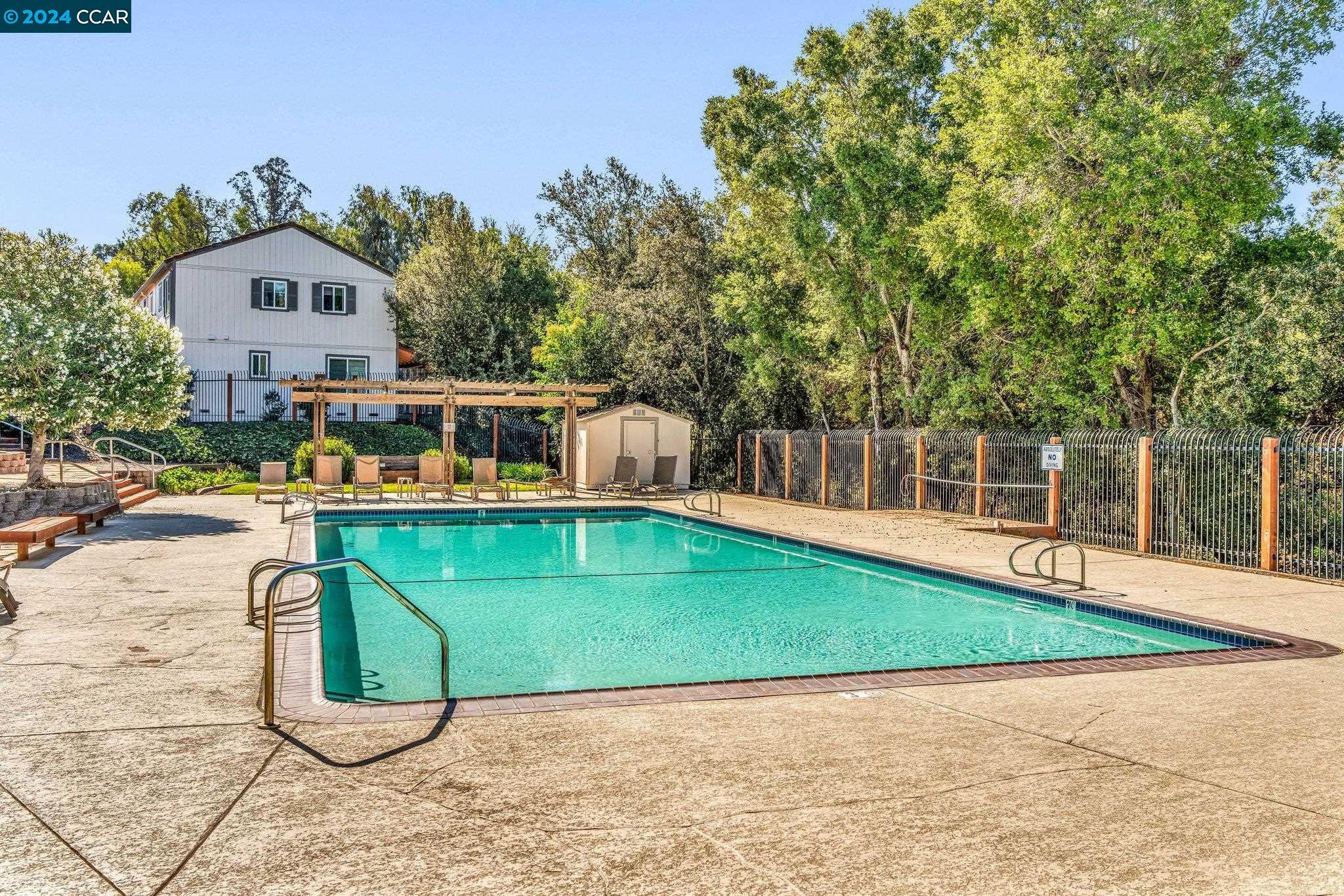 Photo #5: 41075083 Listing 