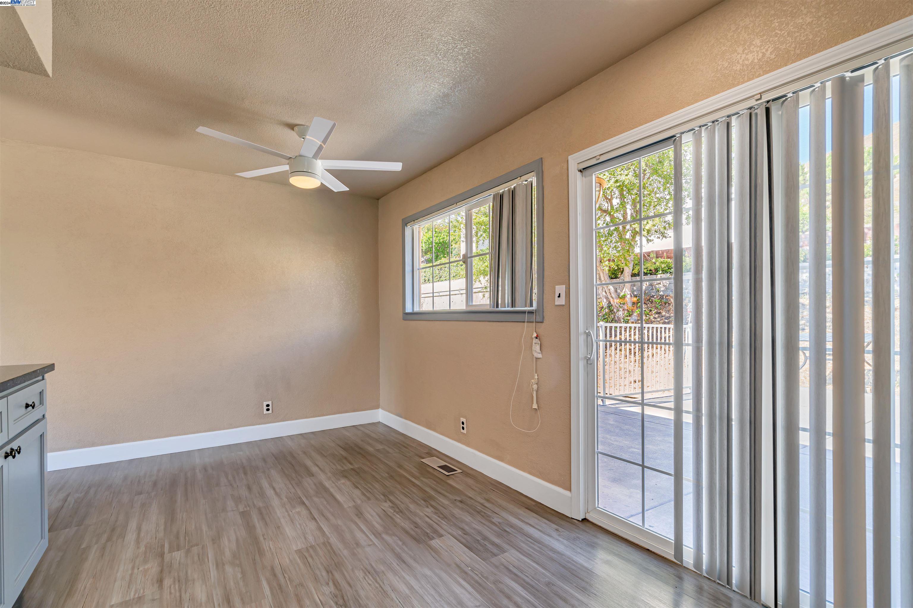 Detail Gallery Image 12 of 60 For 370 Riviera Dr, Union City,  CA 94587 - 4 Beds | 1/1 Baths