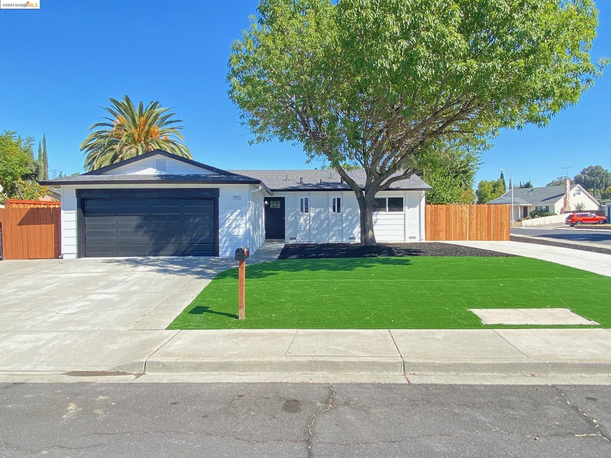 Detail Gallery Image 1 of 1 For 3325 Meadowbrook Rd, Antioch,  CA 94509 - 3 Beds | 2 Baths