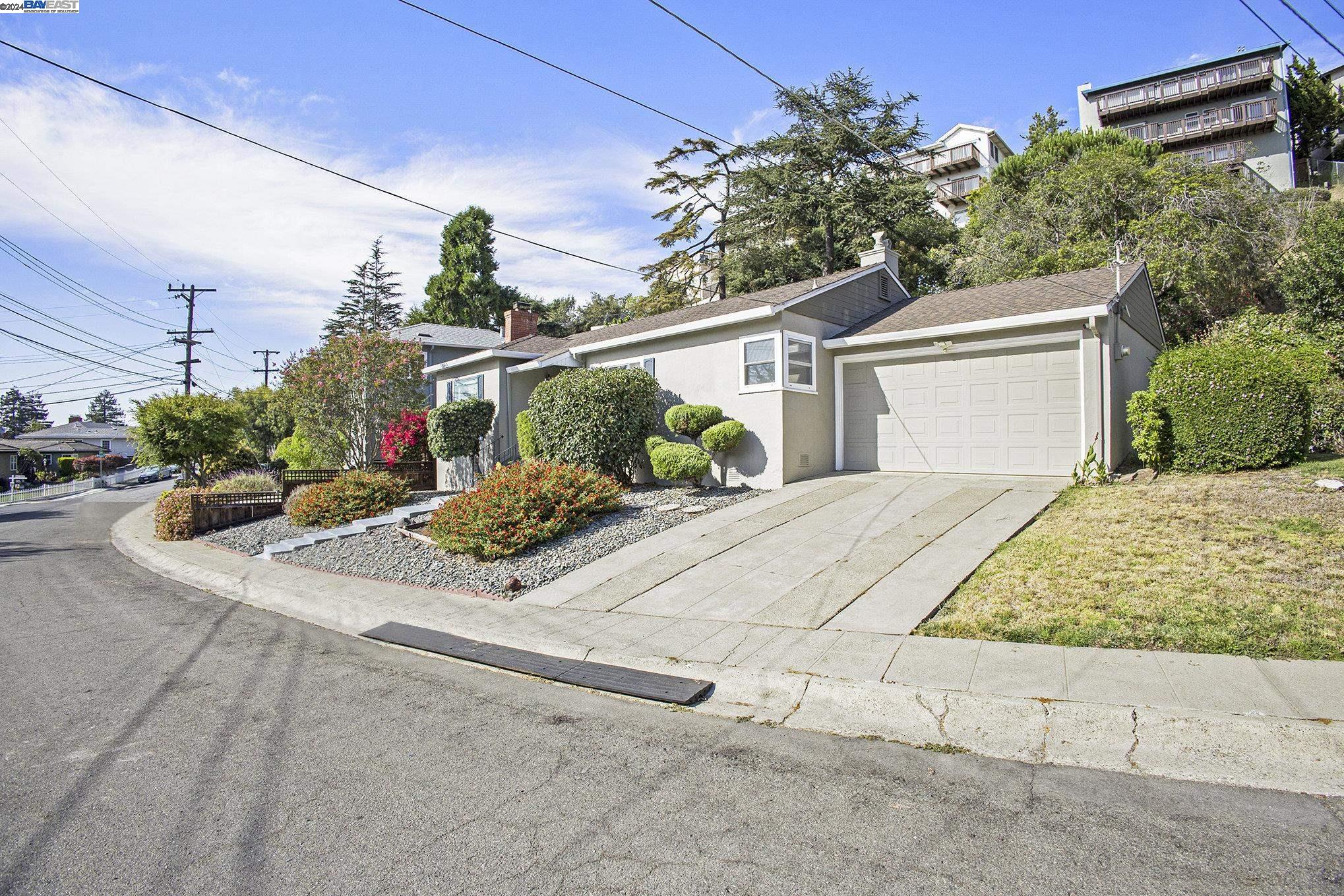 Detail Gallery Image 3 of 29 For 1210 Sandelin Ave, San Leandro,  CA 94577 - 2 Beds | 1 Baths