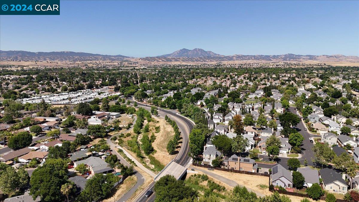 Detail Gallery Image 19 of 26 For 916 N Estates Dr, Brentwood,  CA 94513 - 3 Beds | 2 Baths