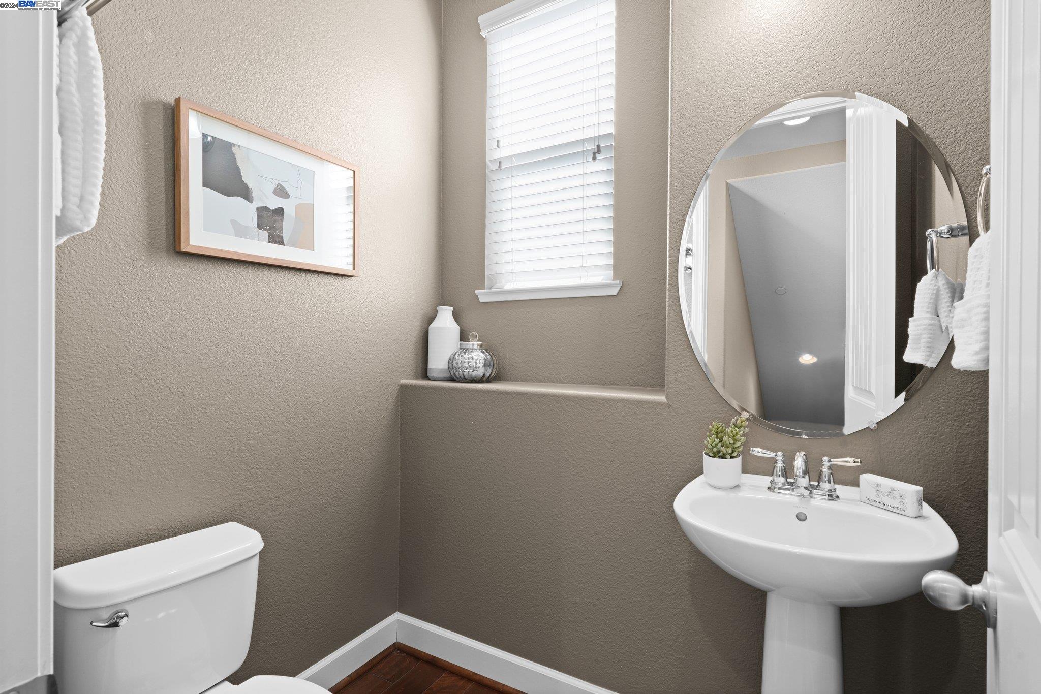 Detail Gallery Image 24 of 41 For 3312 Araldi Ln, Dublin,  CA 94568 - 3 Beds | 2/1 Baths