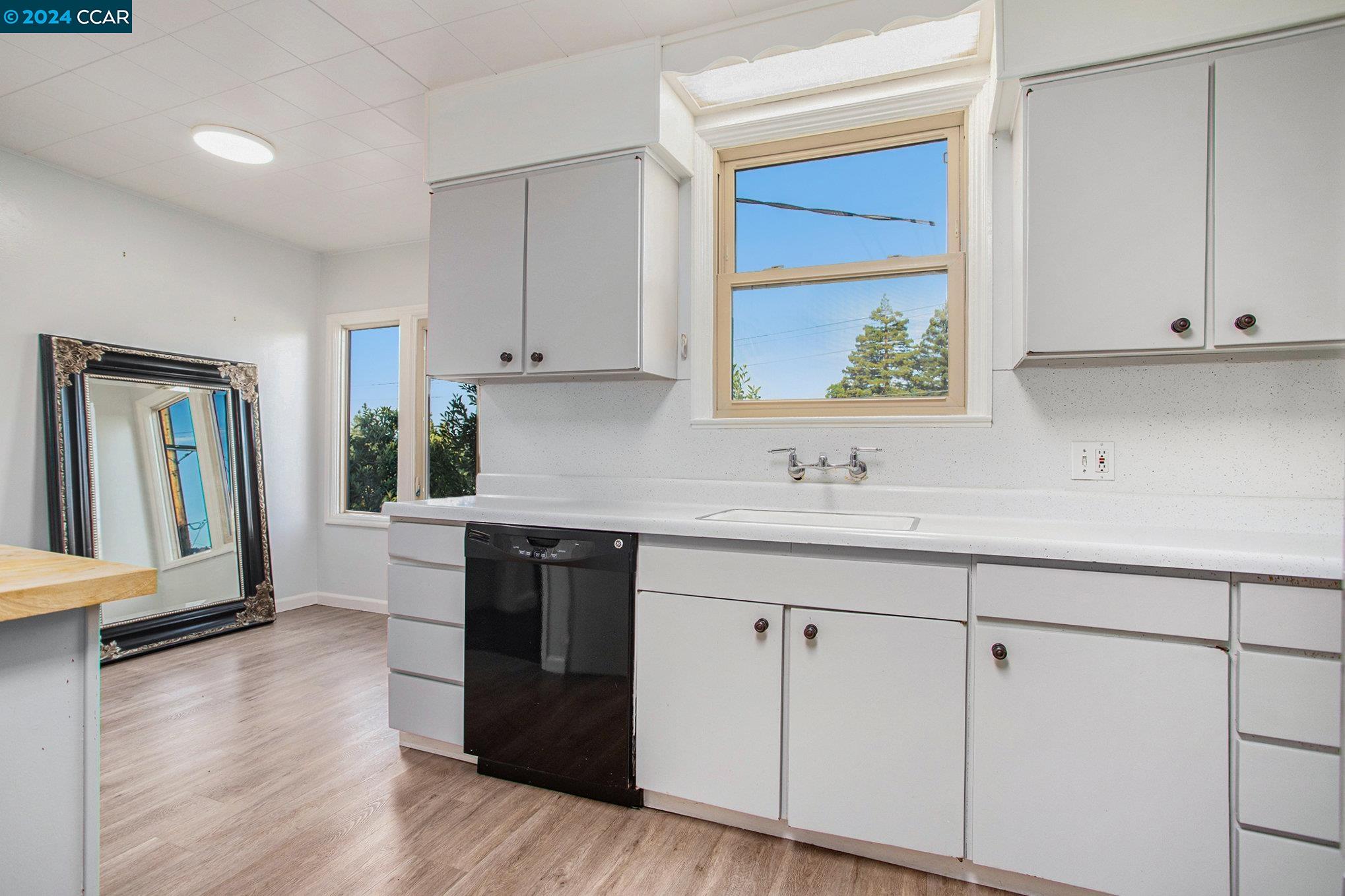 Detail Gallery Image 12 of 30 For 135 Bayview Ave, Vallejo,  CA 94590 - 4 Beds | 2 Baths