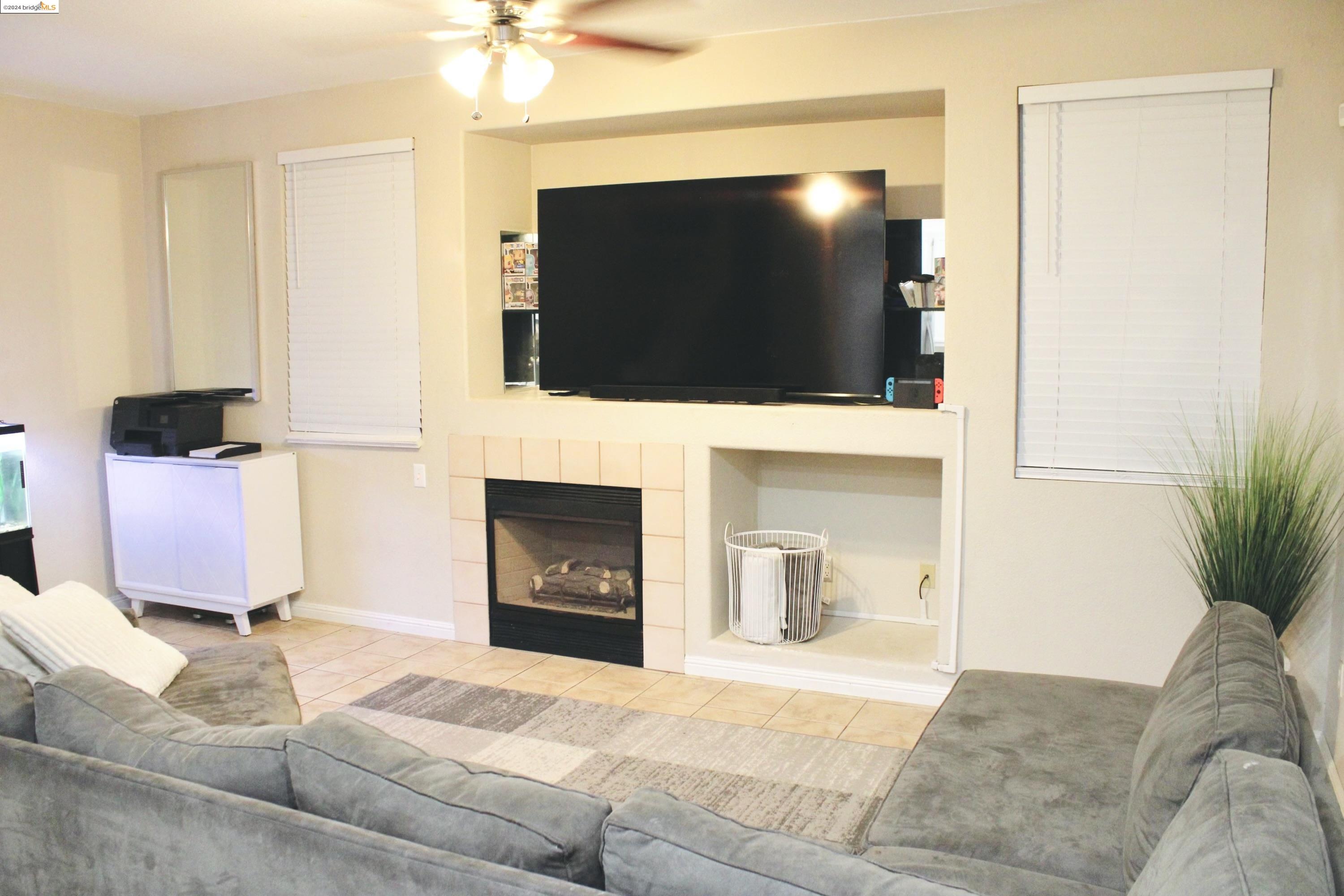 Detail Gallery Image 3 of 12 For 666 Rubier Way, Rio Vista,  CA 94571 - 4 Beds | 2/1 Baths