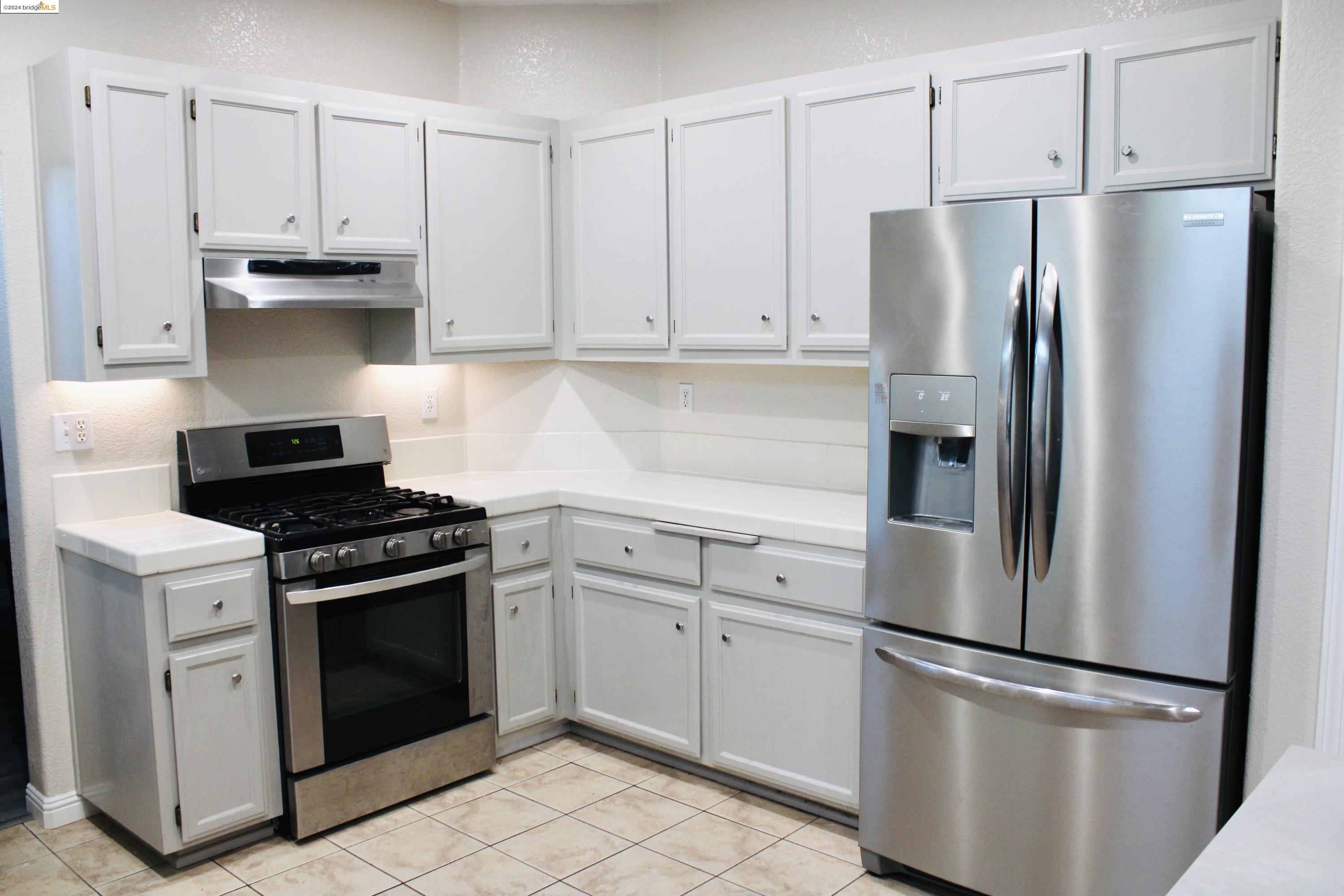 Detail Gallery Image 4 of 12 For 666 Rubier Way, Rio Vista,  CA 94571 - 4 Beds | 2/1 Baths