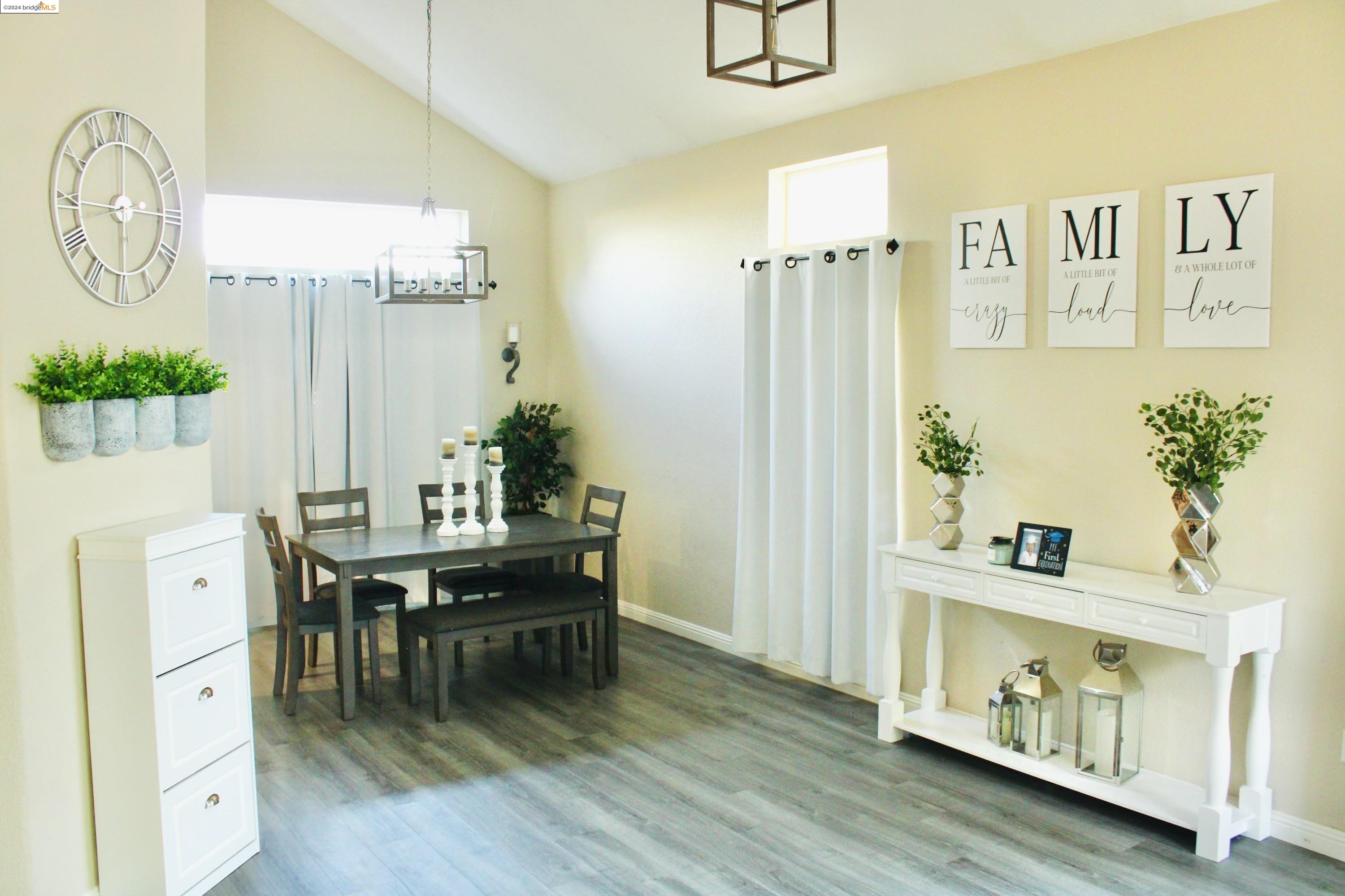 Detail Gallery Image 6 of 12 For 666 Rubier Way, Rio Vista,  CA 94571 - 4 Beds | 2/1 Baths