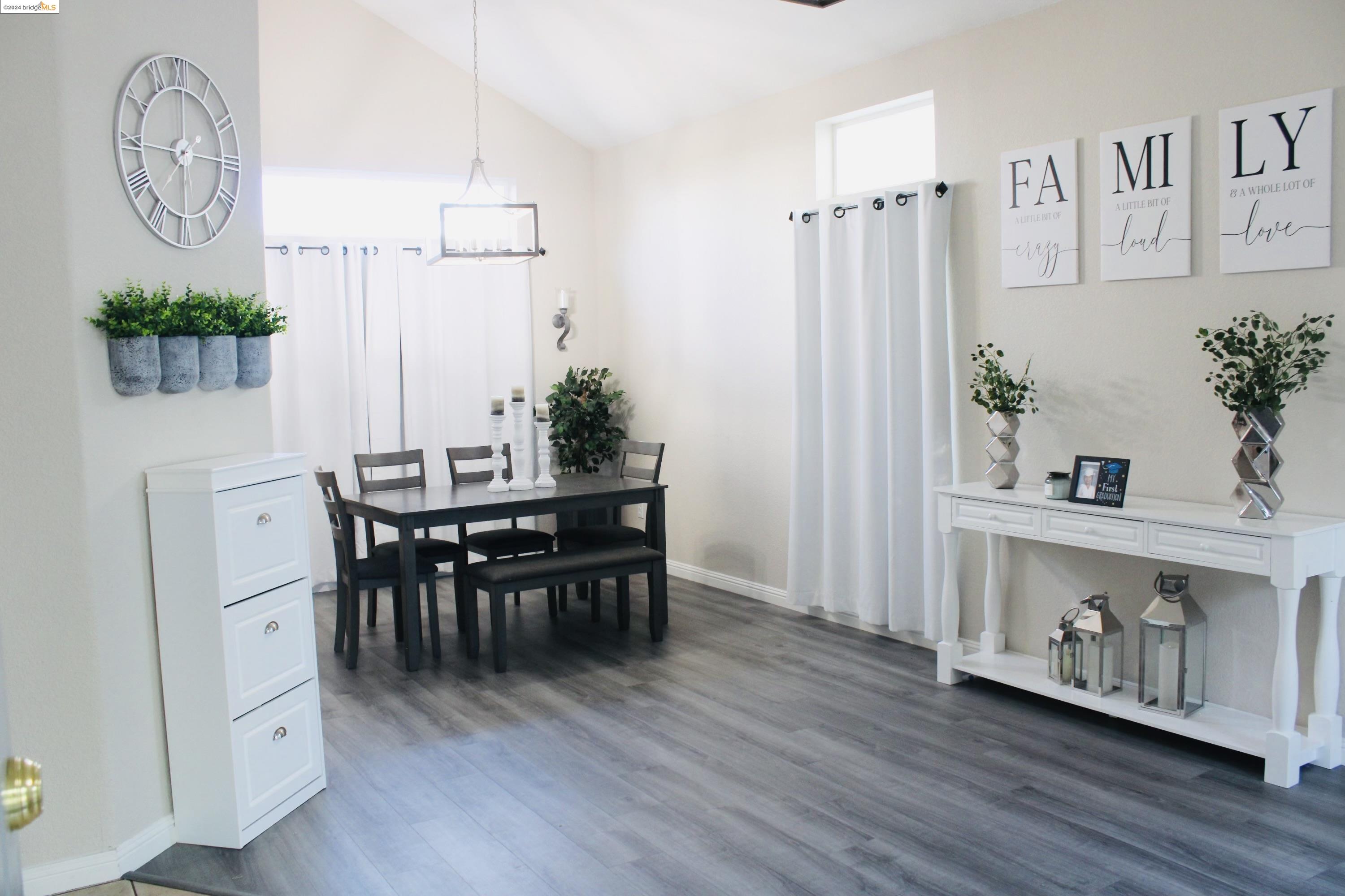 Detail Gallery Image 8 of 12 For 666 Rubier Way, Rio Vista,  CA 94571 - 4 Beds | 2/1 Baths