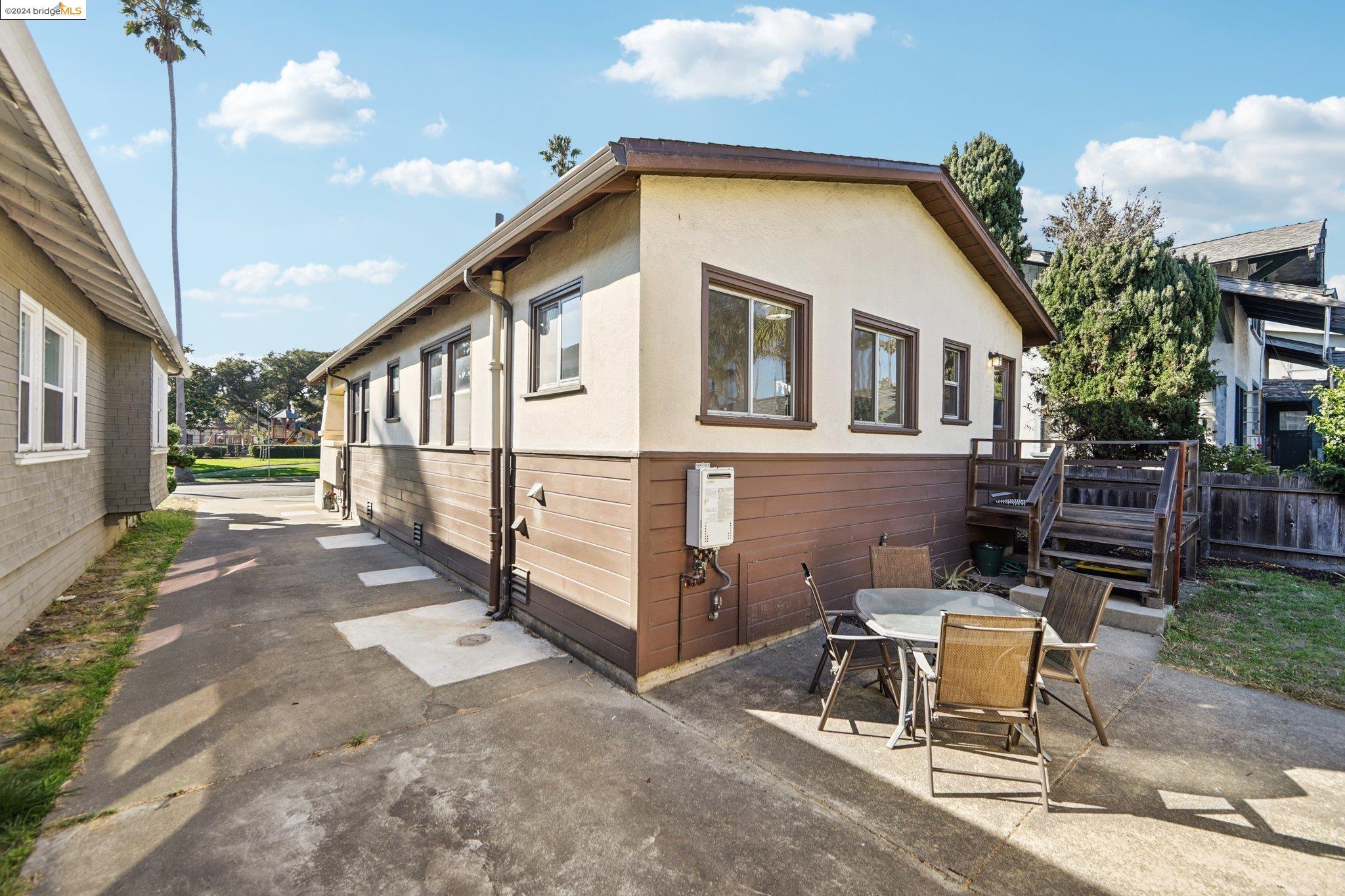 Detail Gallery Image 31 of 47 For 1318 8th St, Alameda,  CA 94501 - 2 Beds | 1/1 Baths