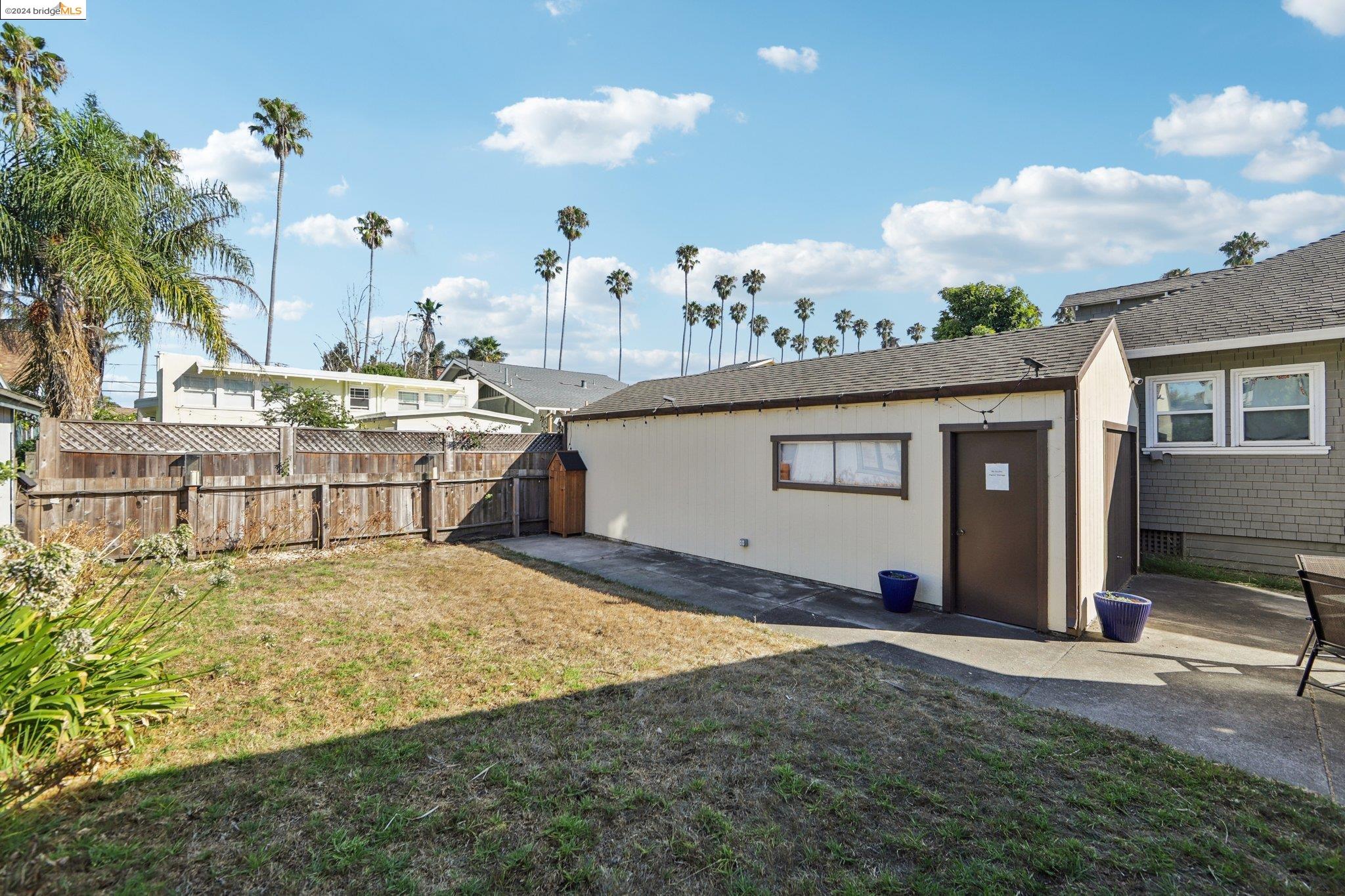 Detail Gallery Image 34 of 47 For 1318 8th St, Alameda,  CA 94501 - 2 Beds | 1/1 Baths