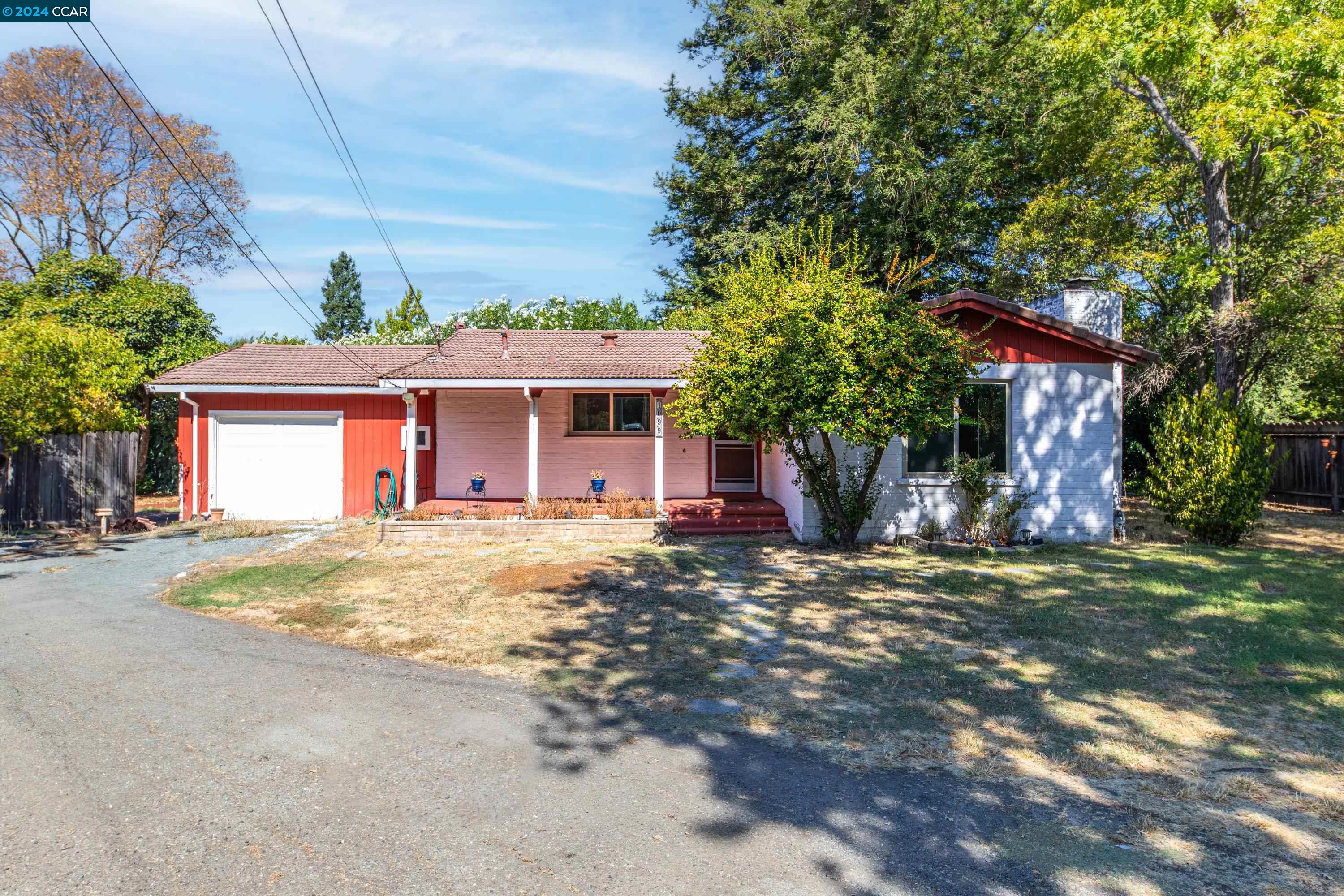 Sweet starter house on a fabulous lot in arguably the best and most convenient part of Walnut Creek! Nestled in a quiet cul-de-sac, this adorable house offers peace and quiet less than a mile from great shopping, Kaiser, the gym and award-winning Walnut Creek schools. Large lot with potential for the home to grow with your family.