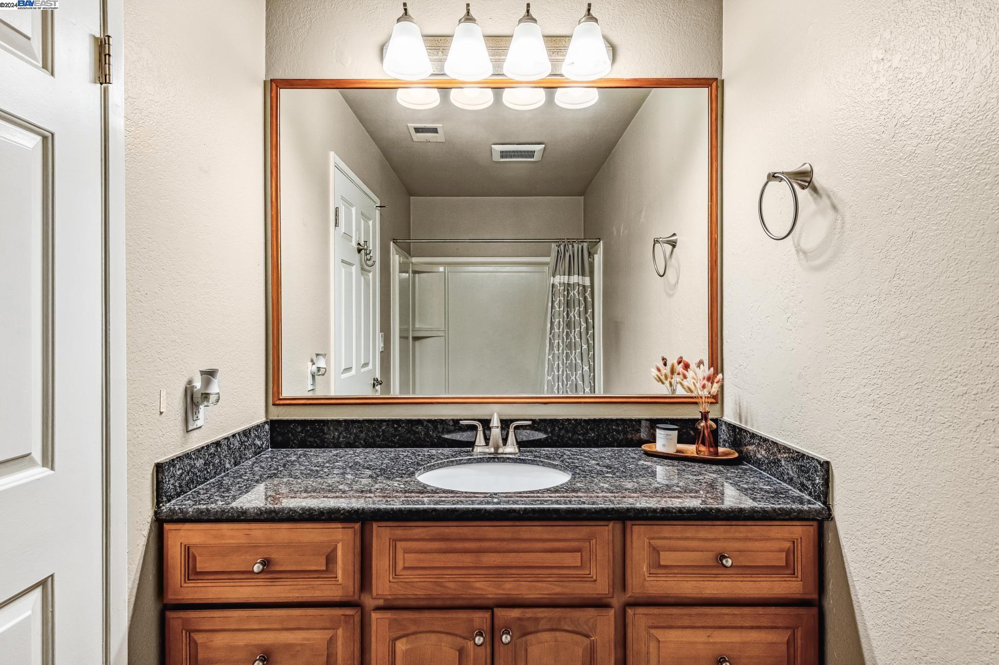 Detail Gallery Image 22 of 29 For 21109 Gary Dr #310,  Hayward,  CA 94546 - 2 Beds | 2 Baths