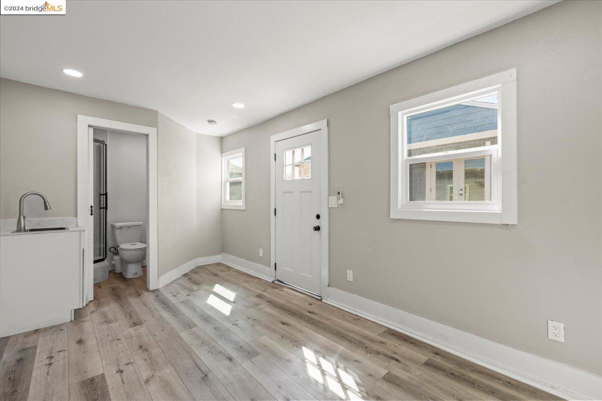 Detail Gallery Image 16 of 40 For 1825 Burbeck Ave, Richmond,  CA 94801 - 4 Beds | 2 Baths