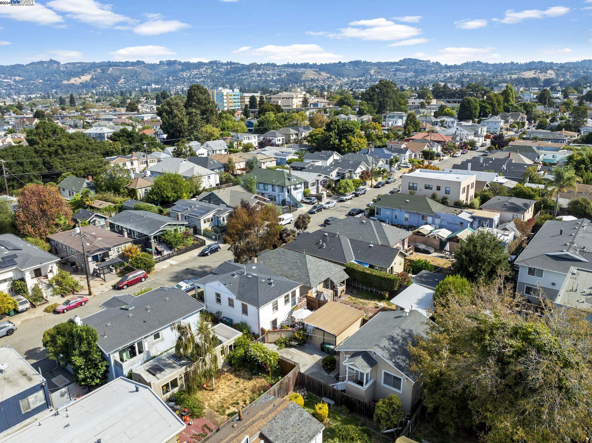 Detail Gallery Image 23 of 42 For 883 46th St, Oakland,  CA 94608 - 4 Beds | 2 Baths