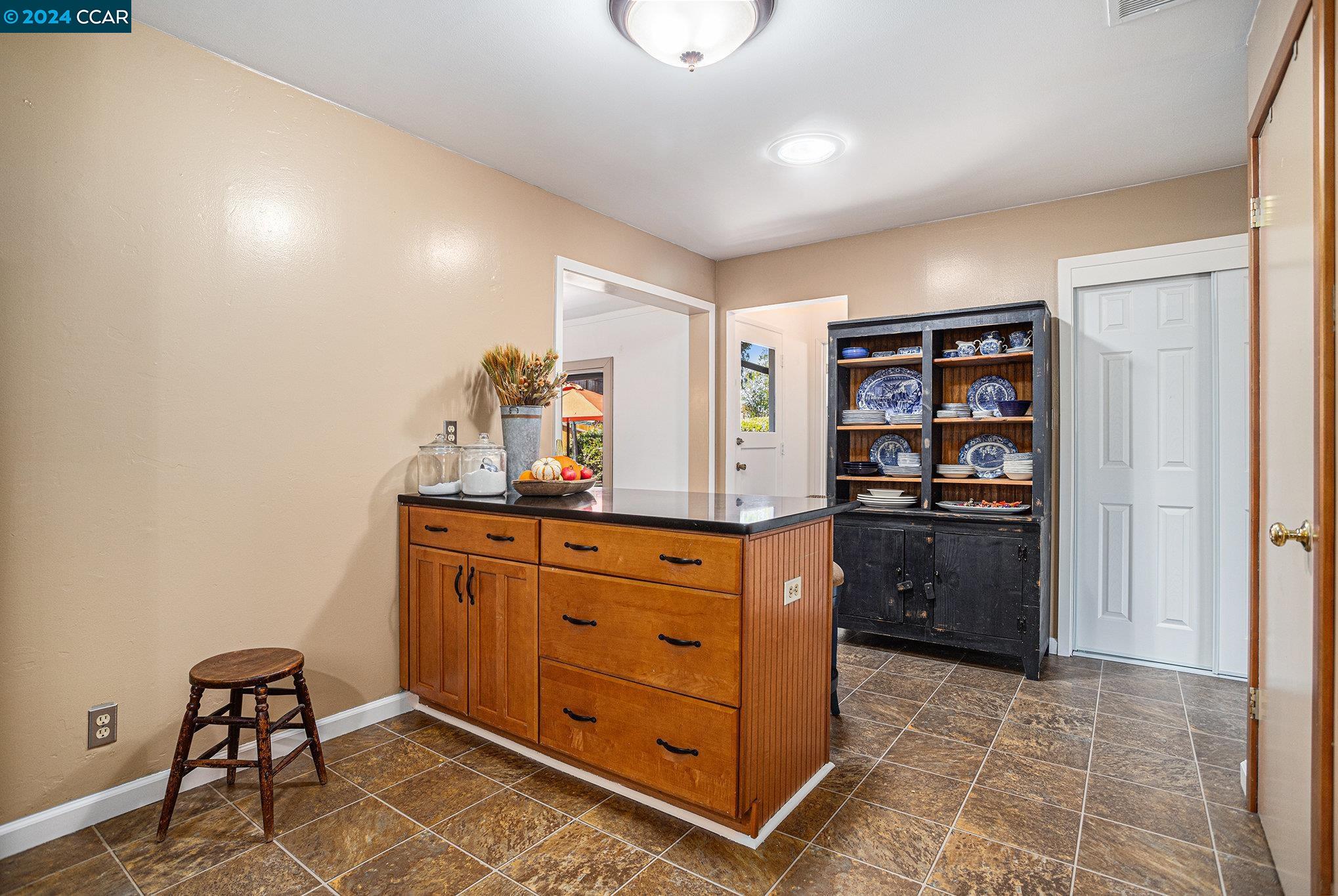 Detail Gallery Image 9 of 29 For 2661 Odonnell Dr, San Pablo,  CA 94806 - 3 Beds | 1/1 Baths