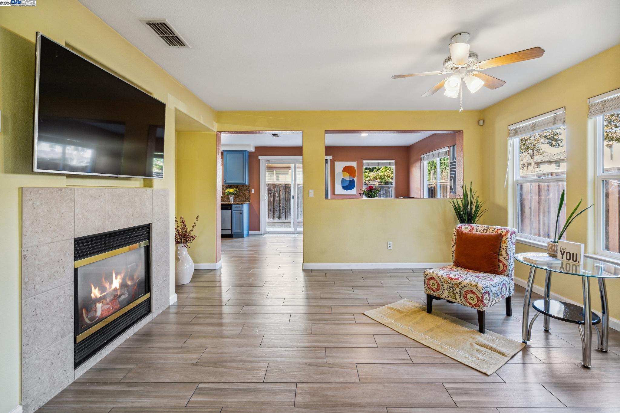 Detail Gallery Image 4 of 29 For 17351 Pheasant Downs Rd, Lathrop,  CA 95330 - 4 Beds | 3 Baths