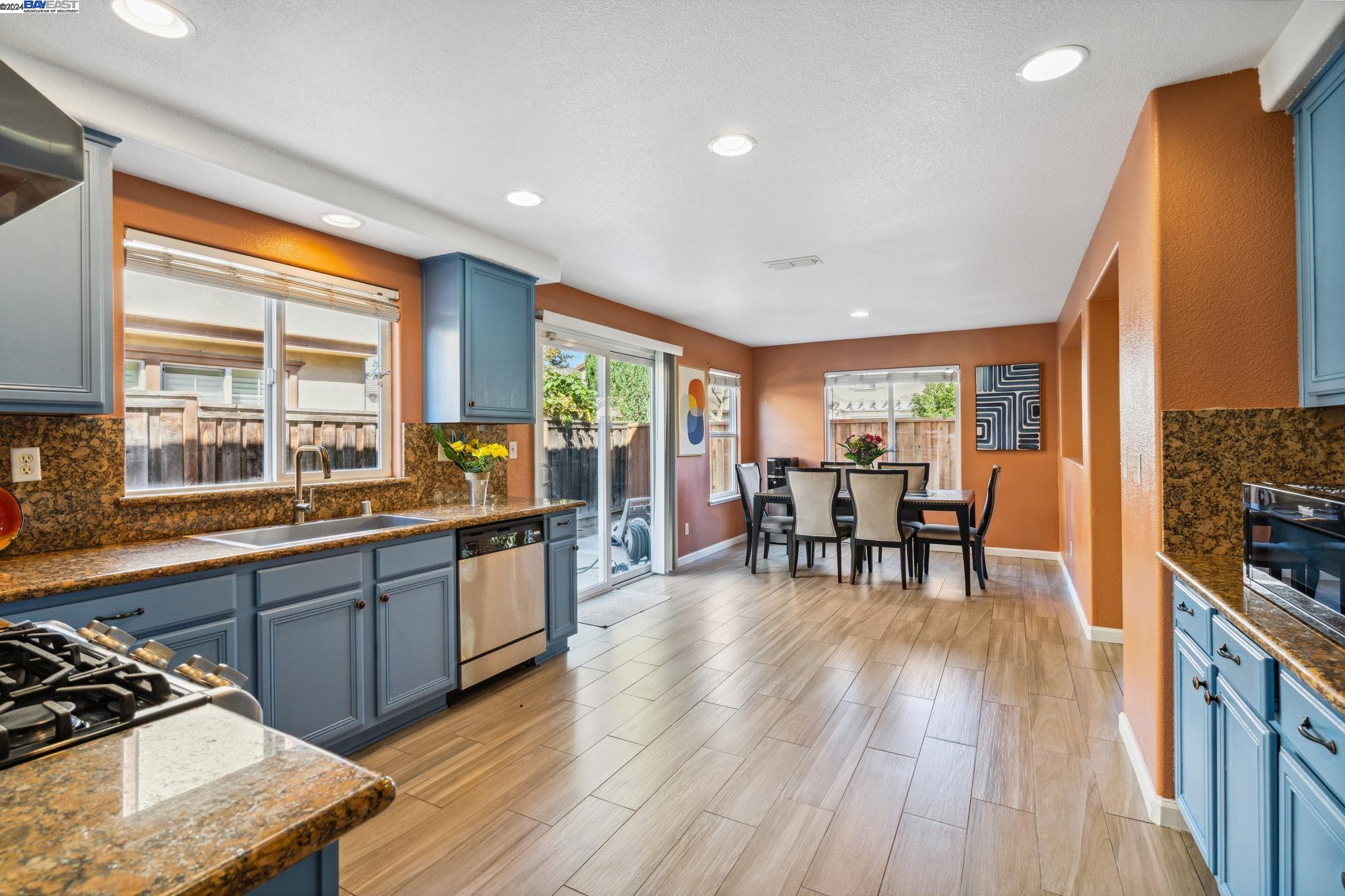 Detail Gallery Image 9 of 29 For 17351 Pheasant Downs Rd, Lathrop,  CA 95330 - 4 Beds | 3 Baths