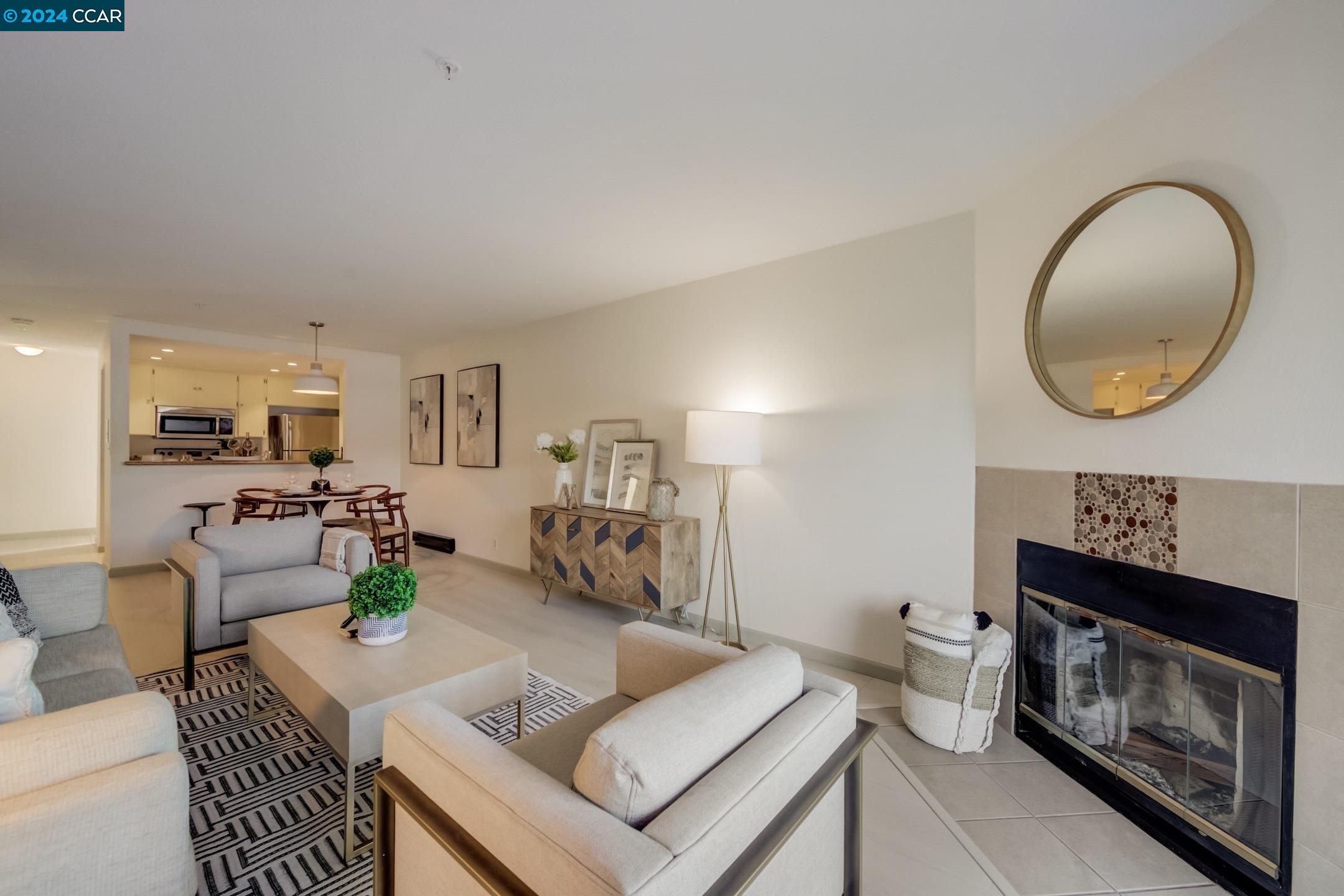 Detail Gallery Image 2 of 21 For 417 Evelyn Ave #206,  Albany,  CA 94706 - 2 Beds | 2 Baths
