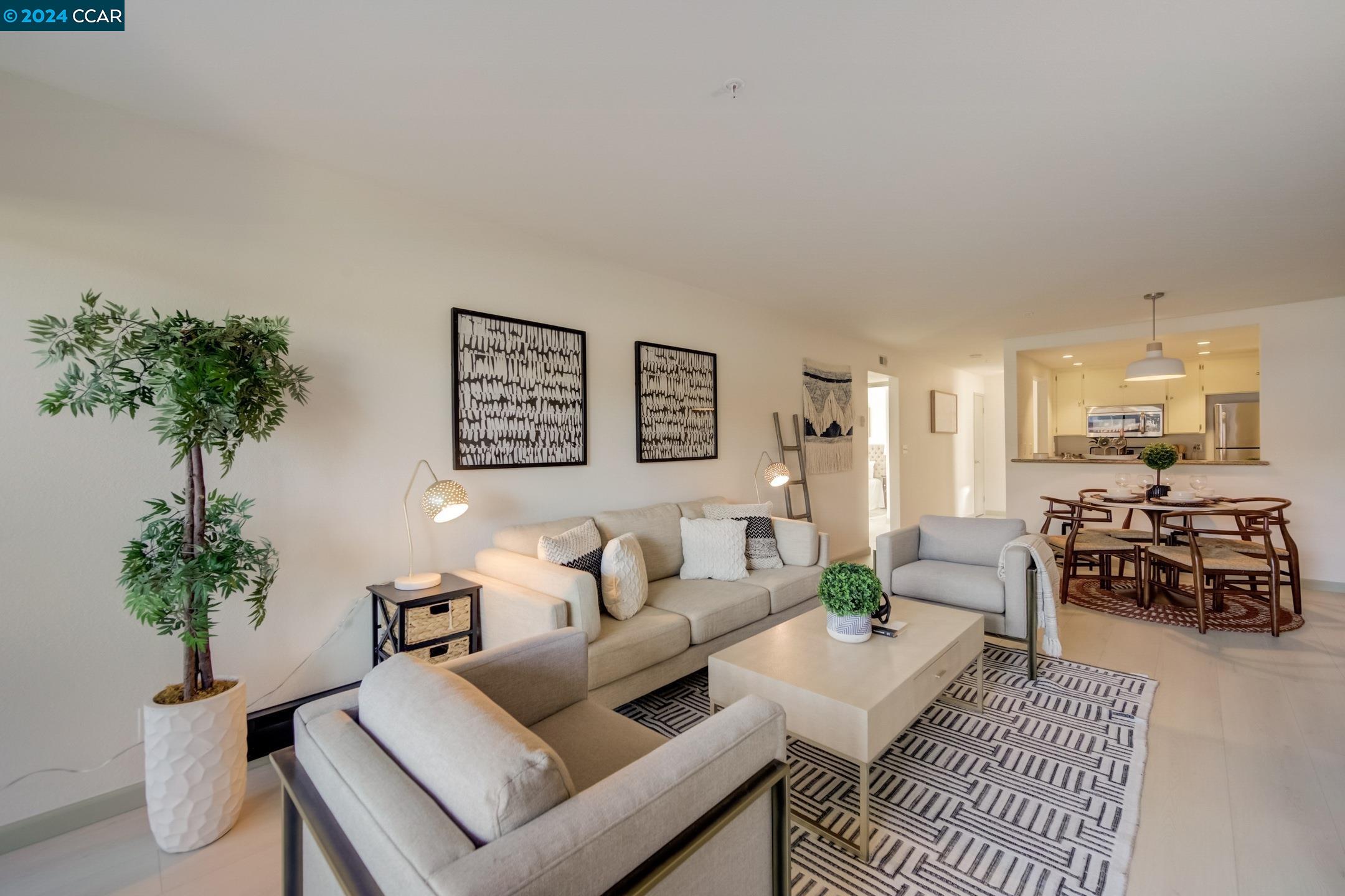 Detail Gallery Image 5 of 21 For 417 Evelyn Ave #206,  Albany,  CA 94706 - 2 Beds | 2 Baths