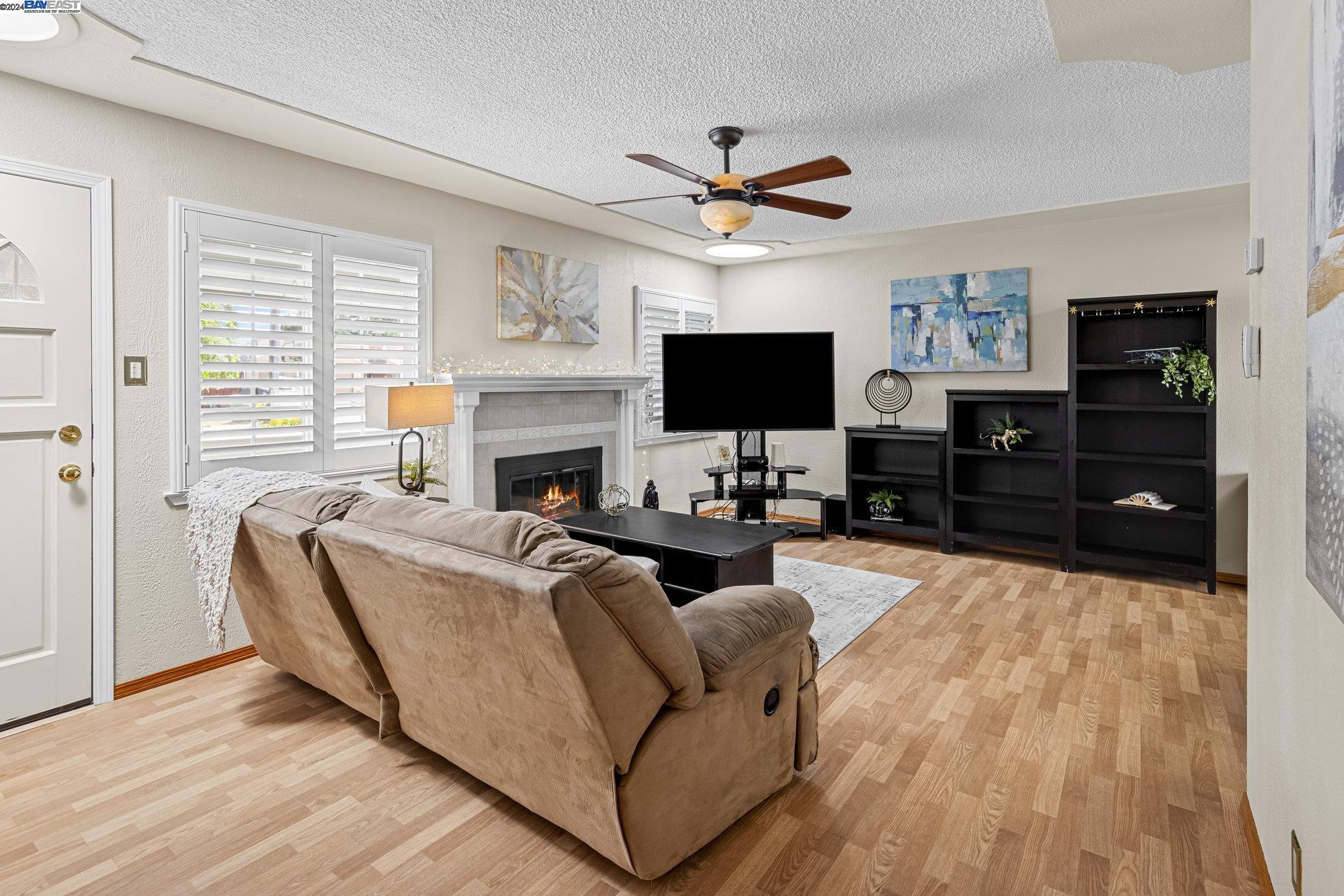 Detail Gallery Image 12 of 53 For 2353 Warburton Ave, Santa Clara,  CA 95050 - 3 Beds | 2 Baths