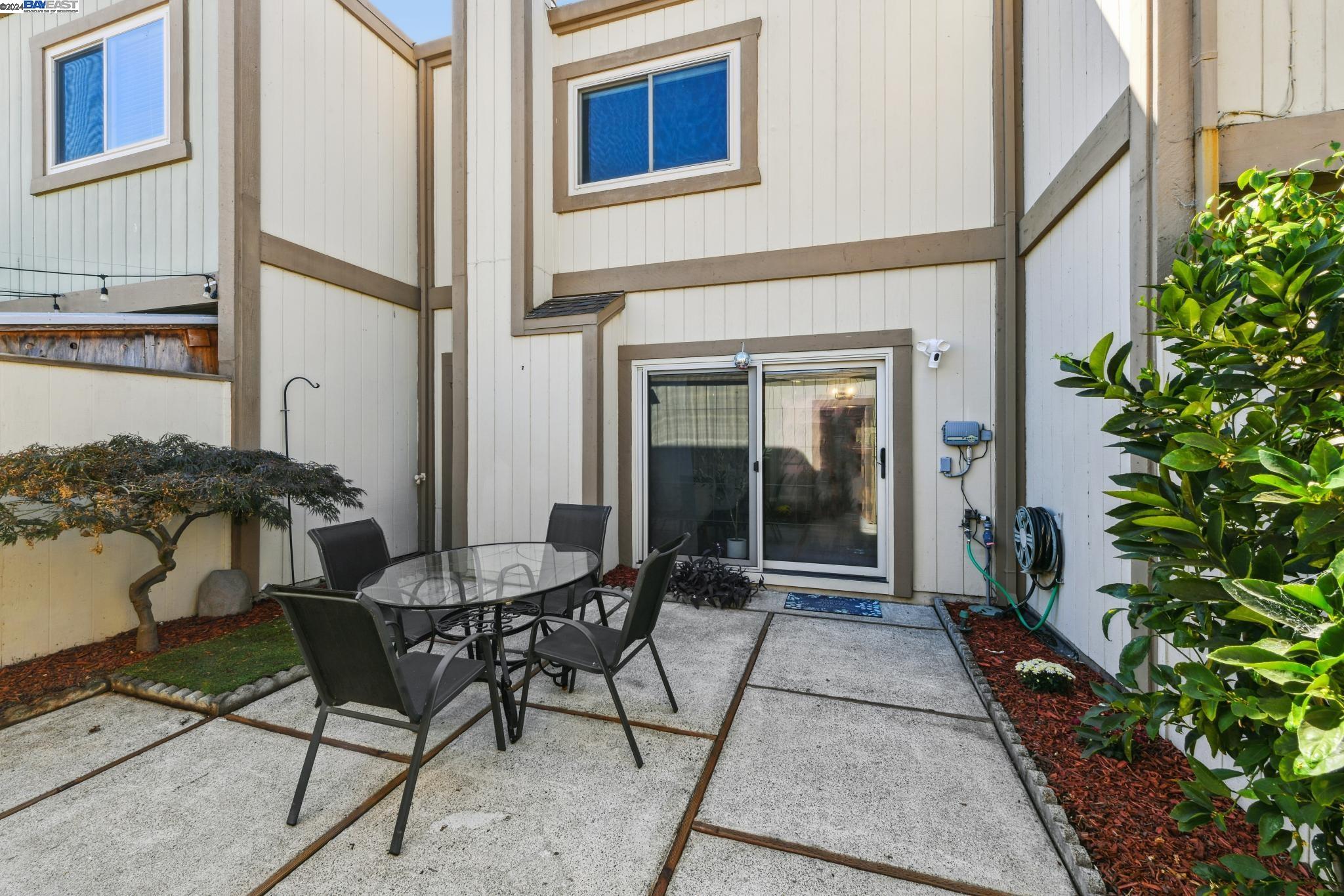 Detail Gallery Image 46 of 60 For 3148 Gilbert Ln, Alameda,  CA 94502 - 2 Beds | 1/1 Baths